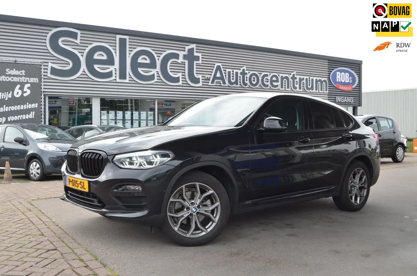 BMW X4 XDrive20i High Executive|M-PAKKET STOELEN|STUUR|HA Fekete - 1