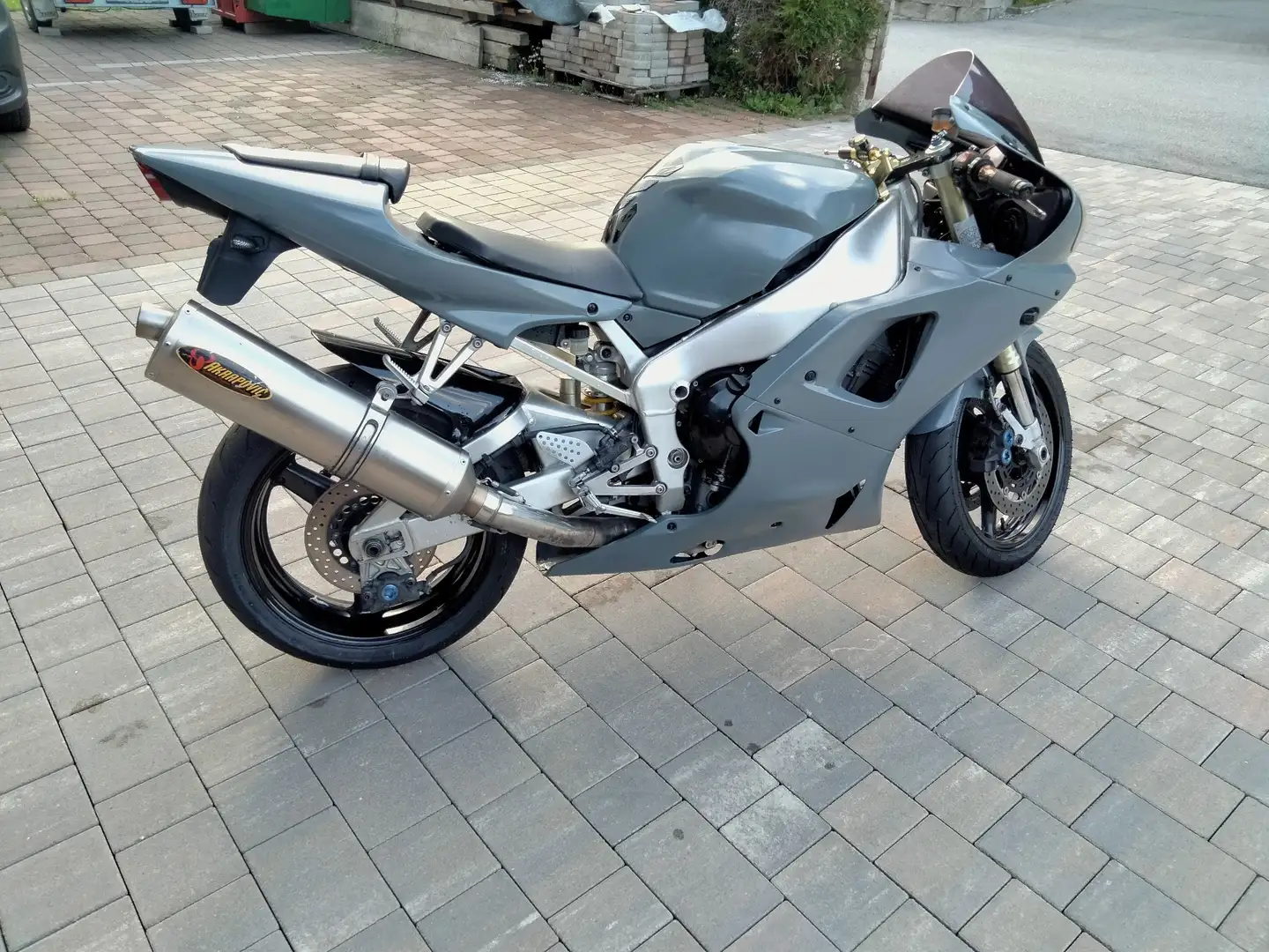 Yamaha YZF-R1 RN04 Grijs - 2