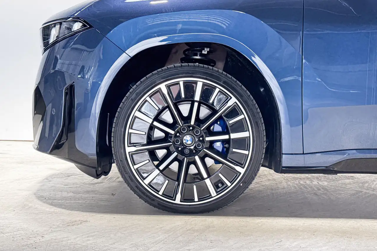 BMW iX3 2026