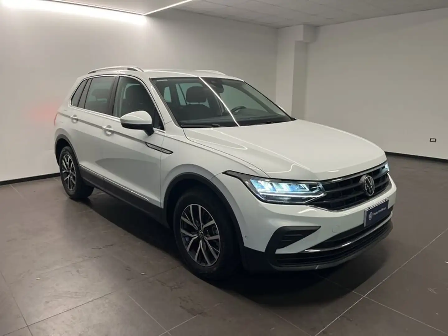 Volkswagen Tiguan Nuova Life 1.5 TSI ACT 110 kW (150 CV) DSG Bianco - 2