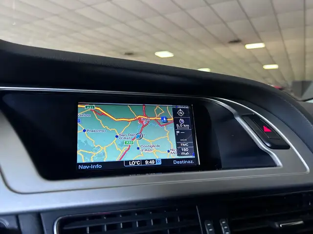 Audi A4 view 16