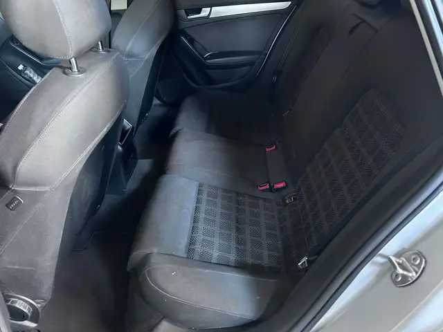 Audi A4 view 9