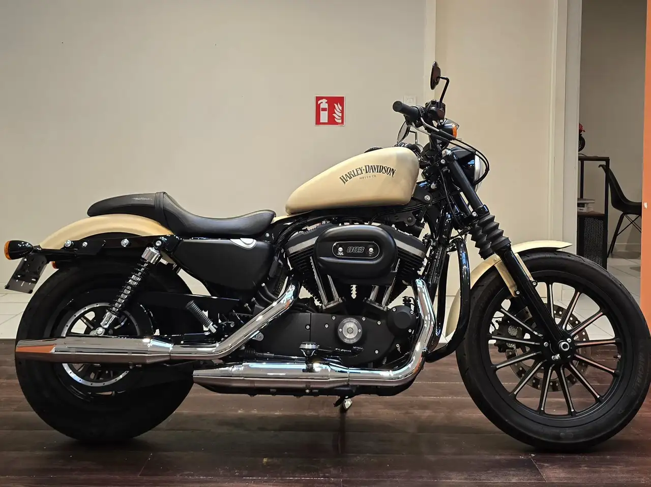 Harley-Davidson Iron 883