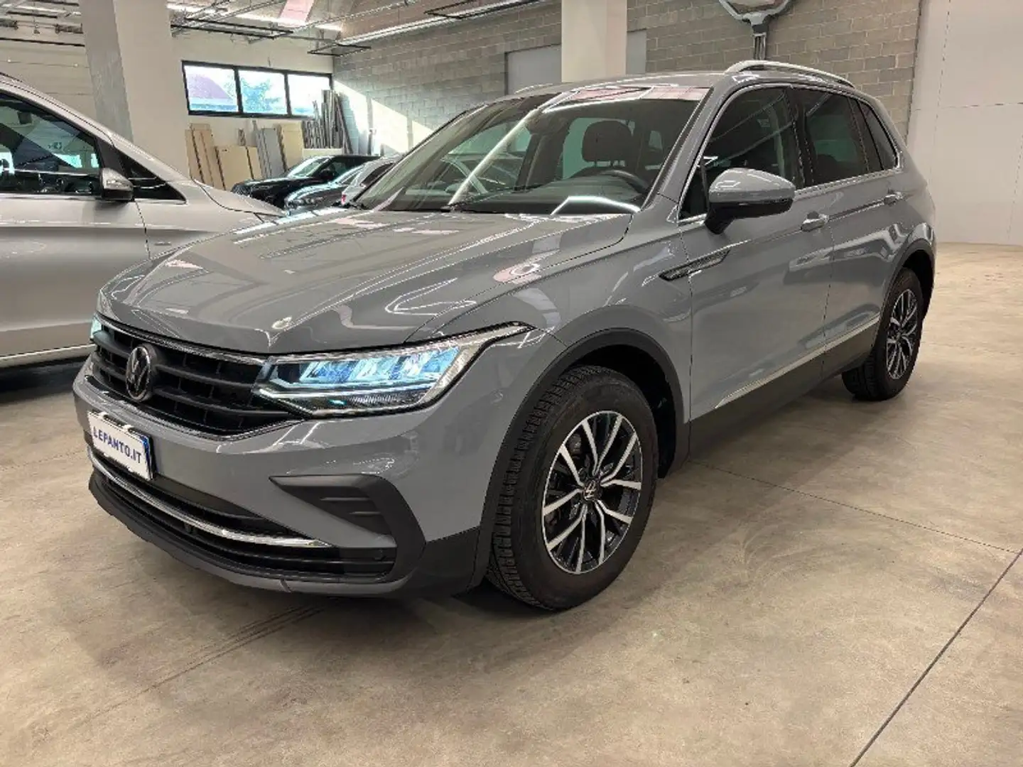 Volkswagen Tiguan Tiguan 2.0 TDI 150 CV SCR DSG Life Gris - 1