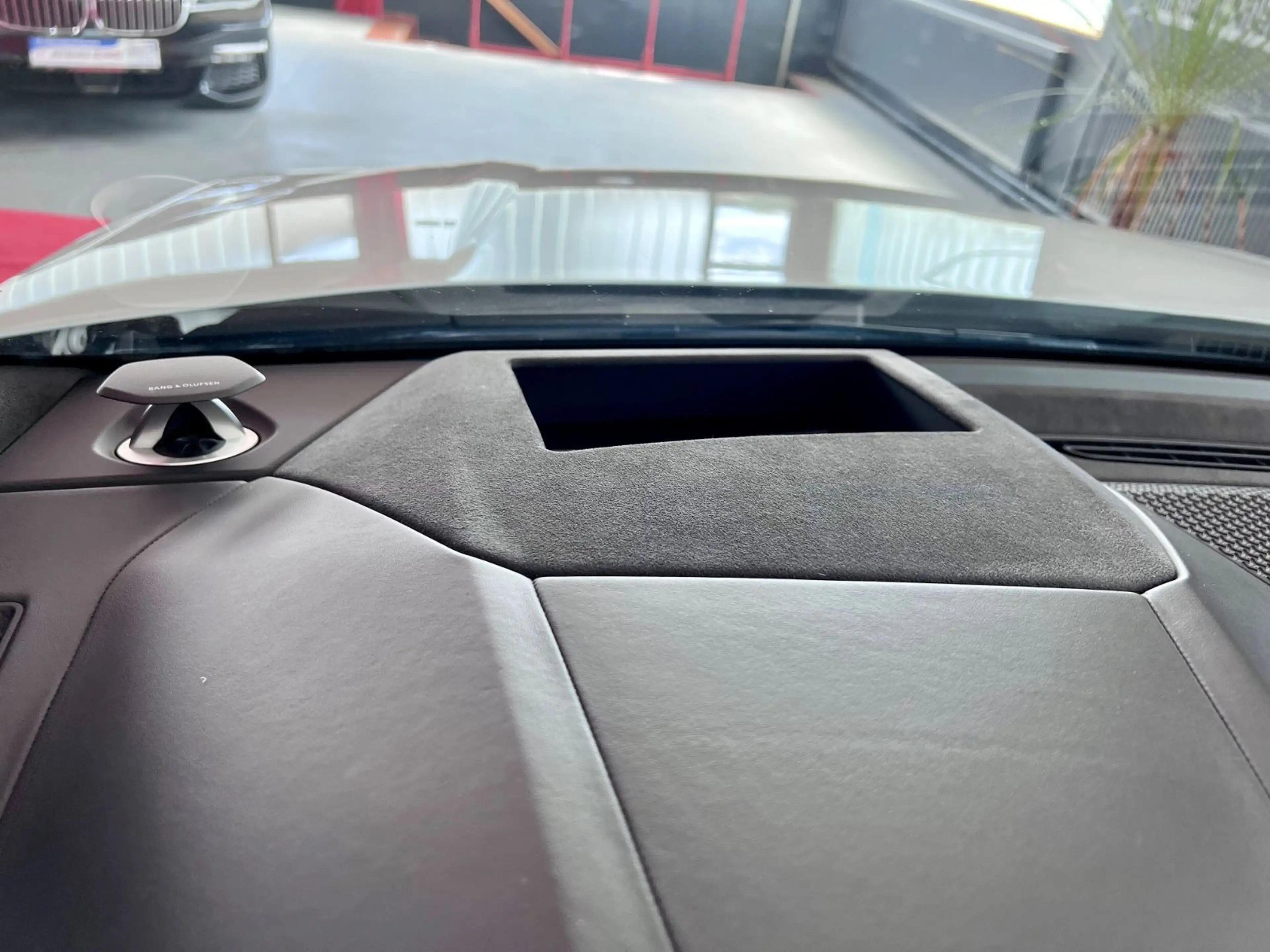 Lamborghini Urus Panorama B&O 360° ACC Hud Massage Lüftung — photo 11