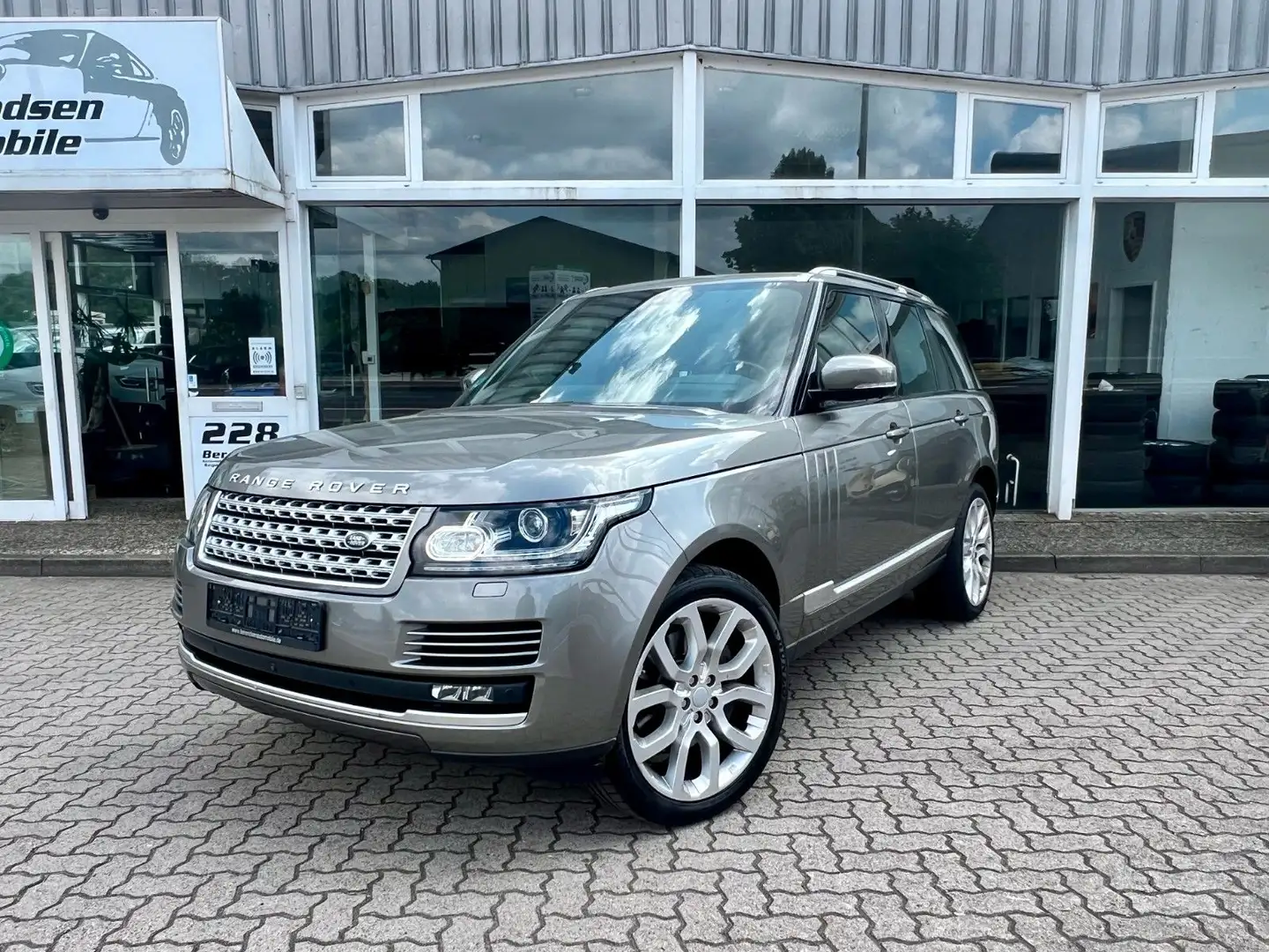 Land Rover Range Rover RANGE ROVER VOGUE/1.HAND/PANORAMA/KAMERA/MEMORY Silber - 1
