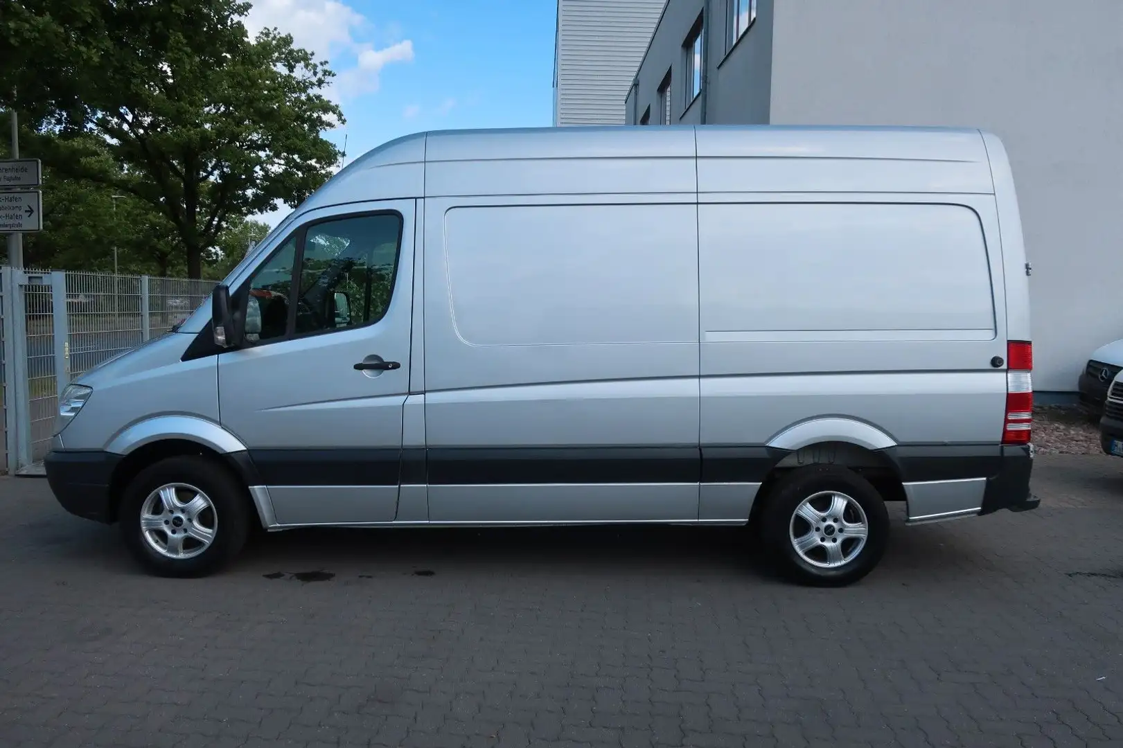 Mercedes-Benz Sprinter II Kasten 316 CDI / Klima / PDC / AHK Argent - 2