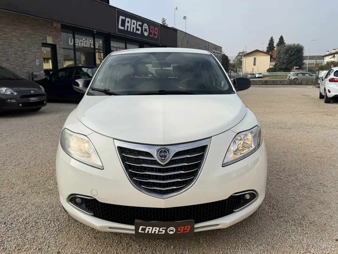 Lancia Ypsilon 1.2 8v Platinum 69cv Bianco - 2
