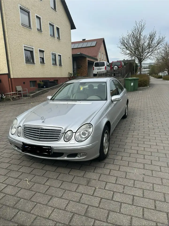 Mercedes-Benz E 220