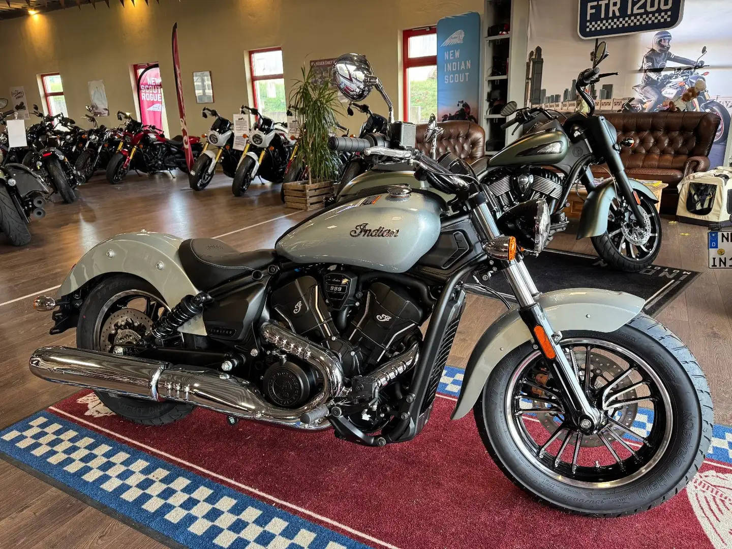 Indian Scout Sixty Classic Zilver - 1