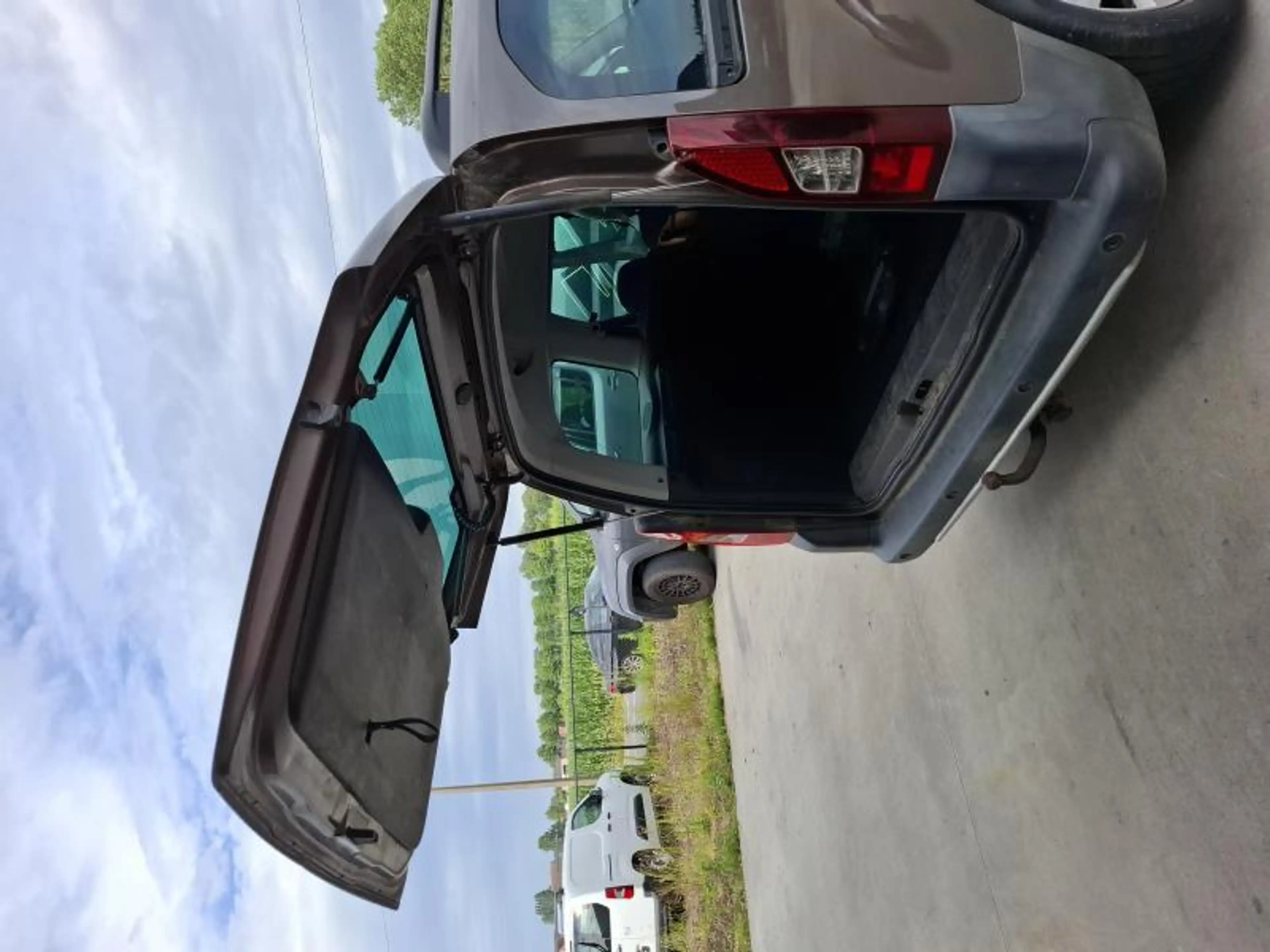 Peugeot Partner Partner Tepee Outdoor 1.6 e-HDi Outdoor STT — photo 6
