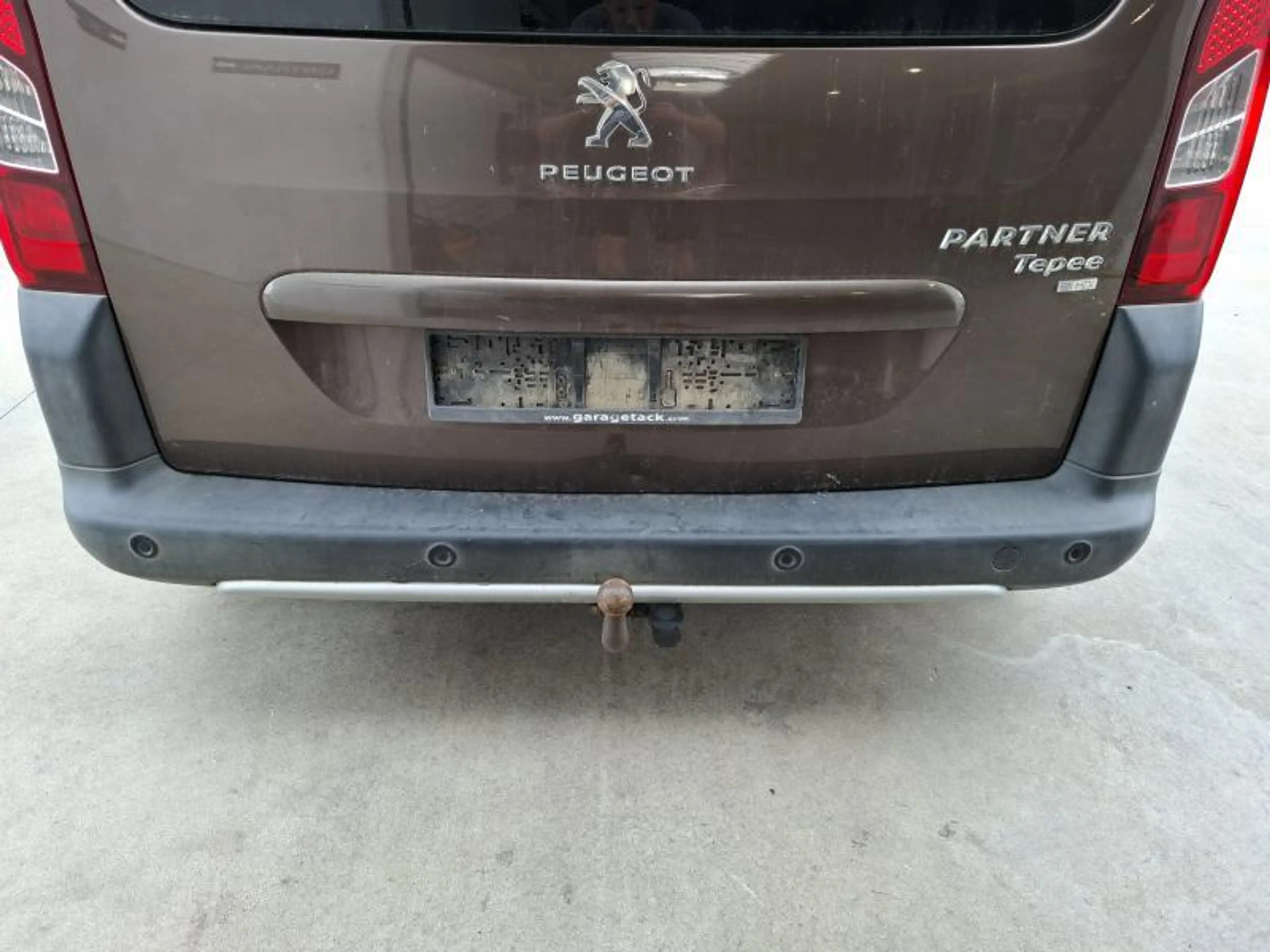 Peugeot Partner Partner Tepee Outdoor 1.6 e-HDi Outdoor STT — photo 3