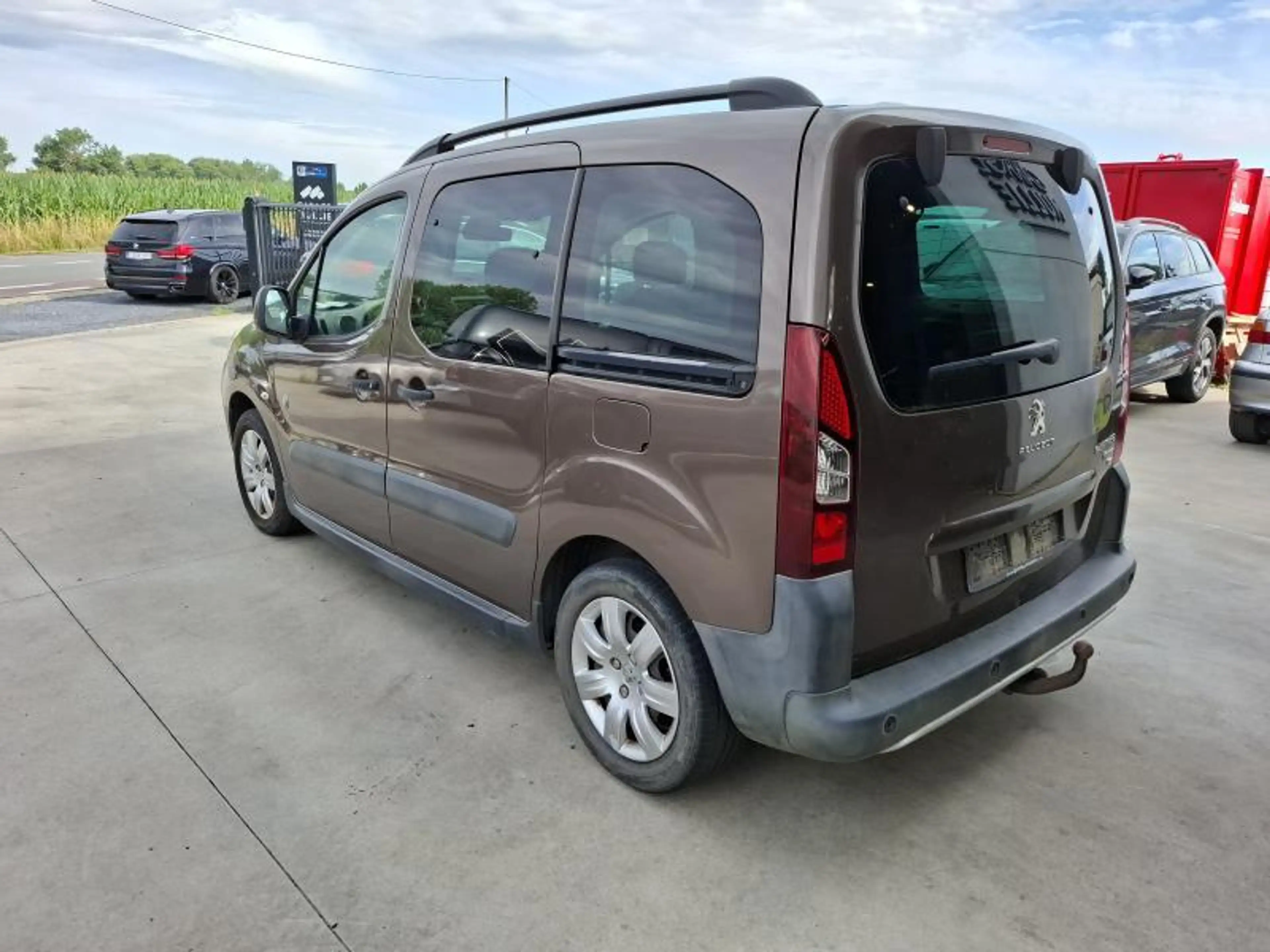 Peugeot Partner Partner Tepee Outdoor 1.6 e-HDi Outdoor STT — photo 2