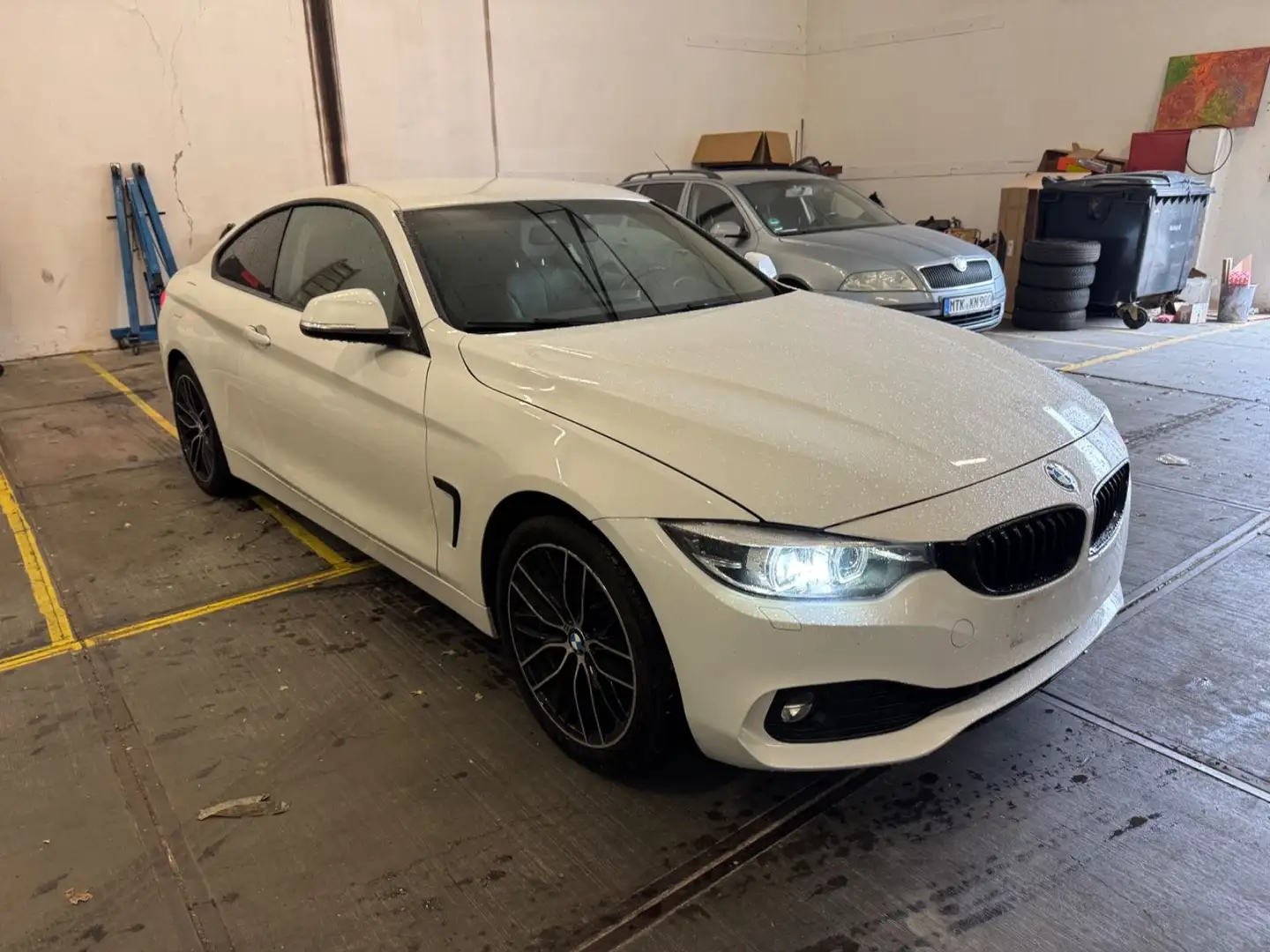 BMW 420 Baureihe 4 Coupe 420 i Advantage Weiß - 1