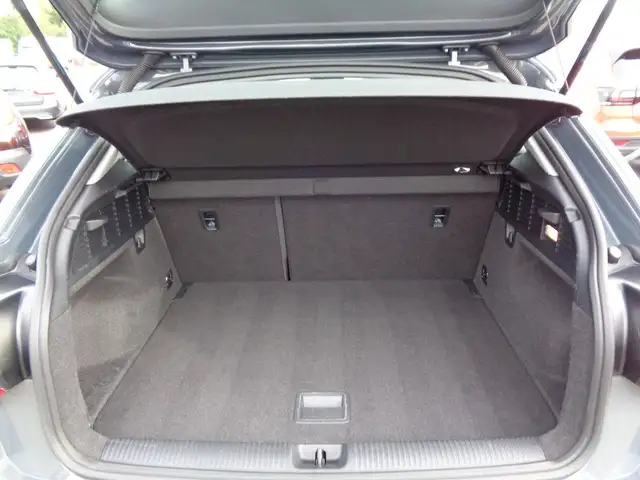 Audi Q2 view 15