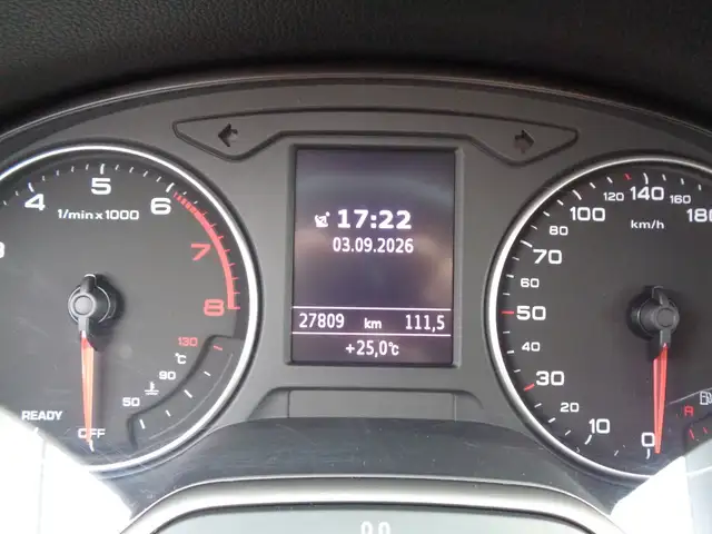 Audi Q2 view 12