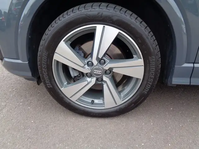 Audi Q2 view 7