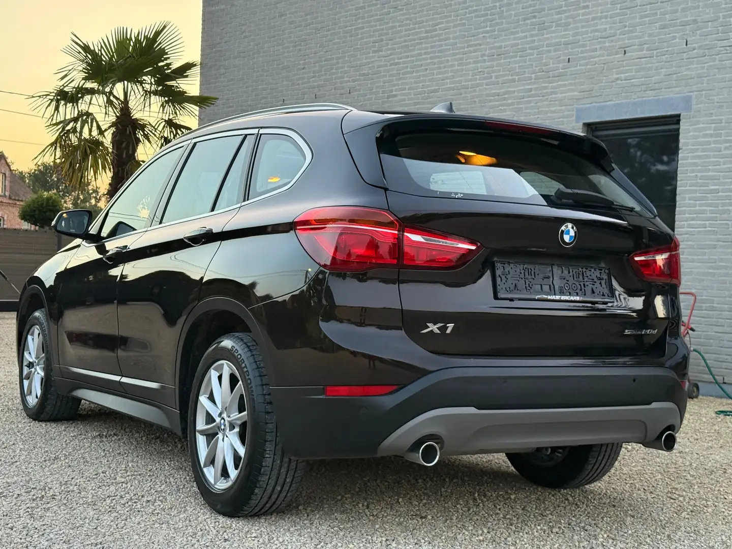 BMW X1 2.0 dAS sDrive20//AUTO//PANO//GARANTIE 36 MOIS Zwart - 2