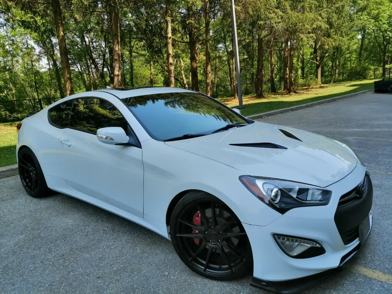 Hyundai Genesis Coupe снимка Hyundai Genesis Coupe