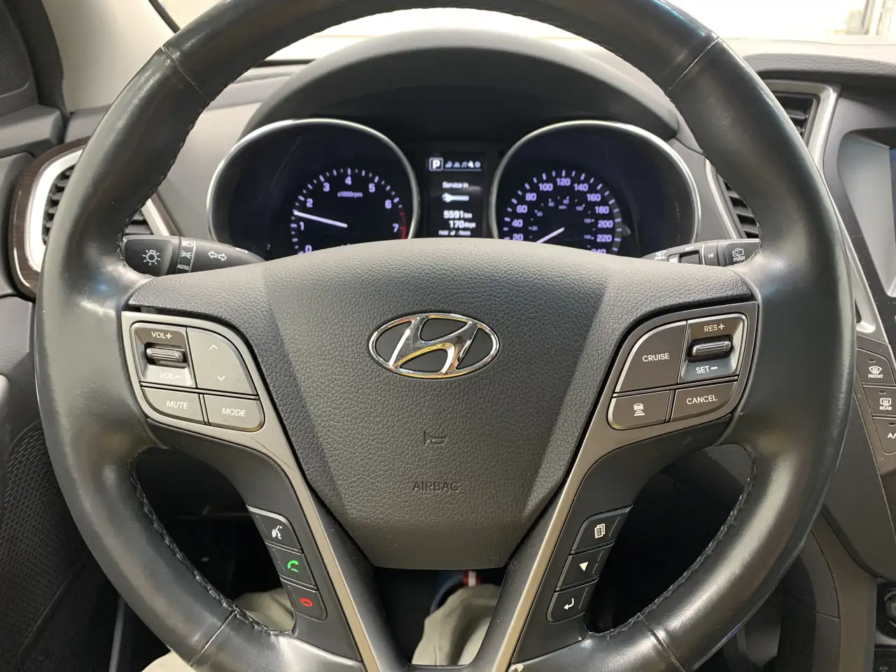 Hyundai SANTA FE снимка Hyundai SANTA FE