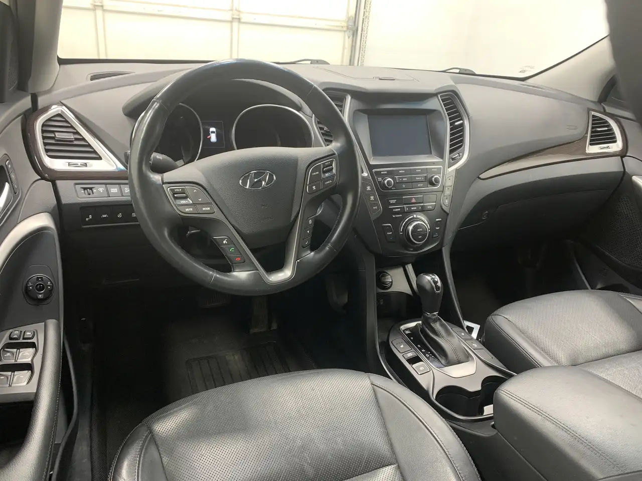 Hyundai SANTA FE снимка Hyundai SANTA FE