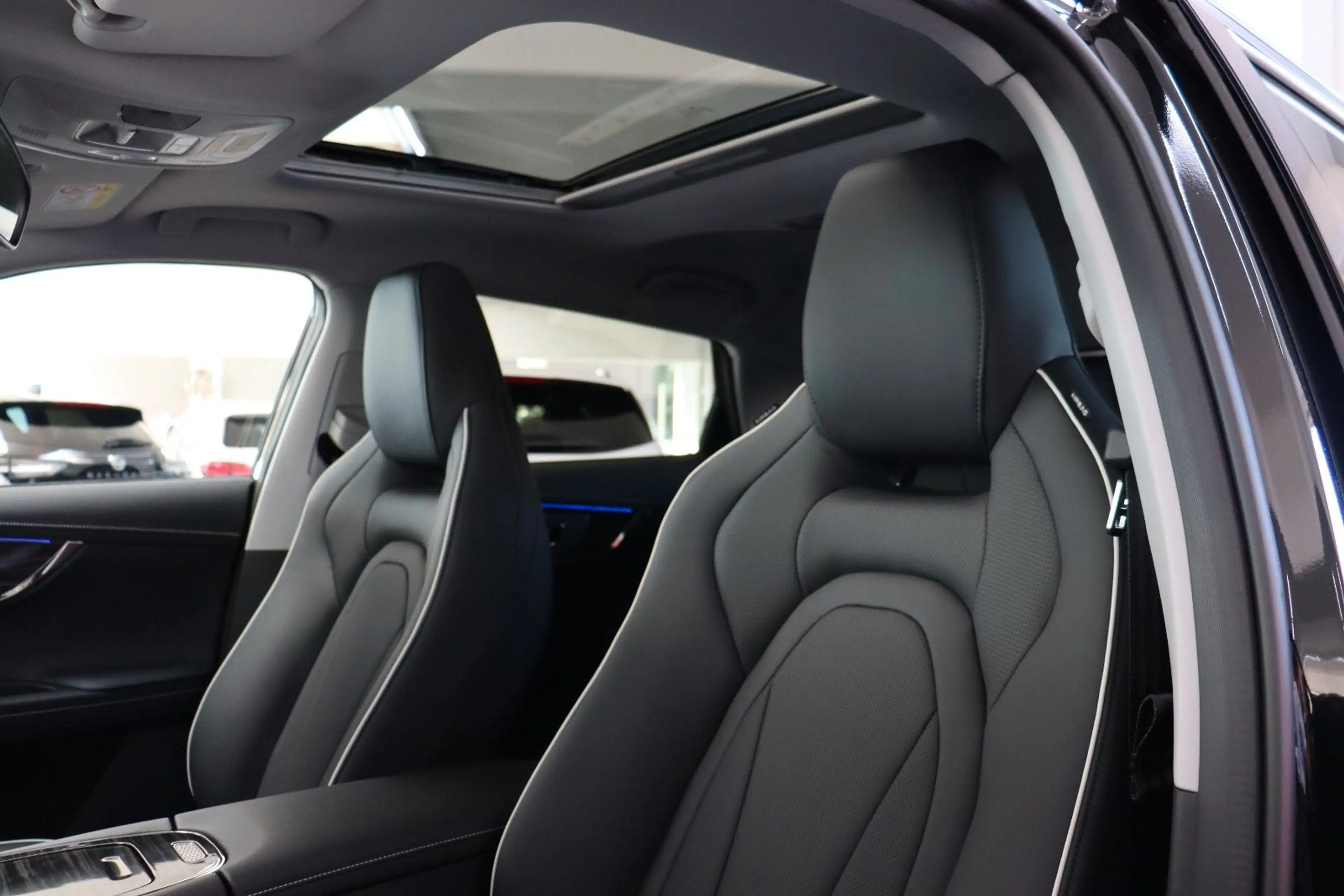 Omoda 5 Premium Leder elektr. Heckkl. Alu18 SHZ AKTION — photo 14