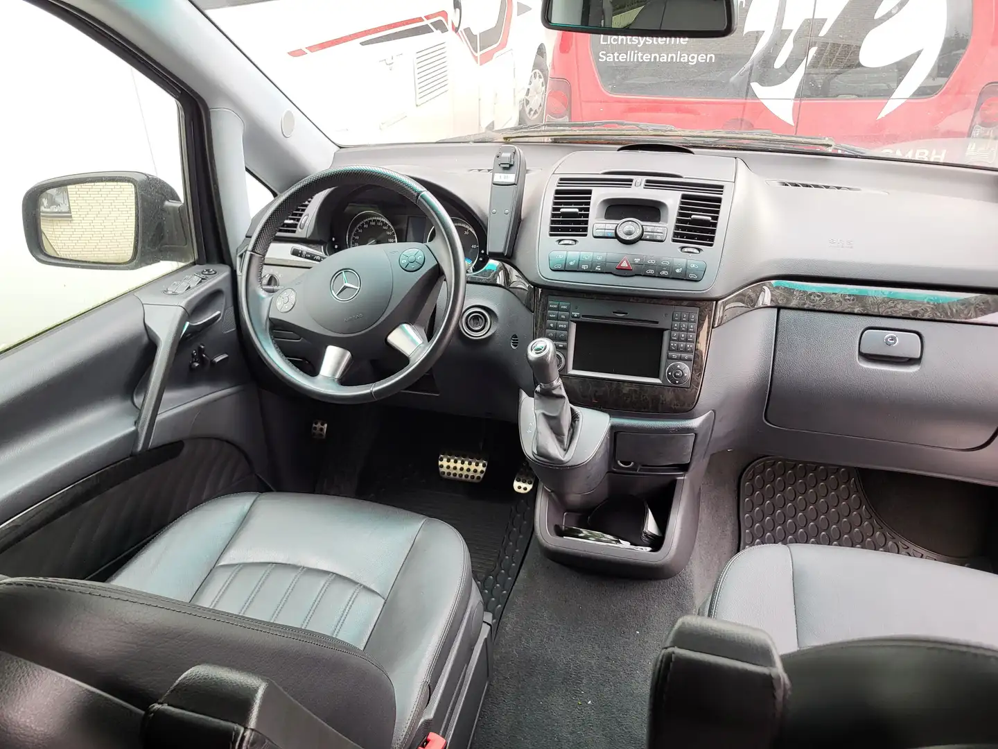 Mercedes-Benz Viano 3.0 CDI DPF extralang Automatik Ambiente Edition Schwarz - 2