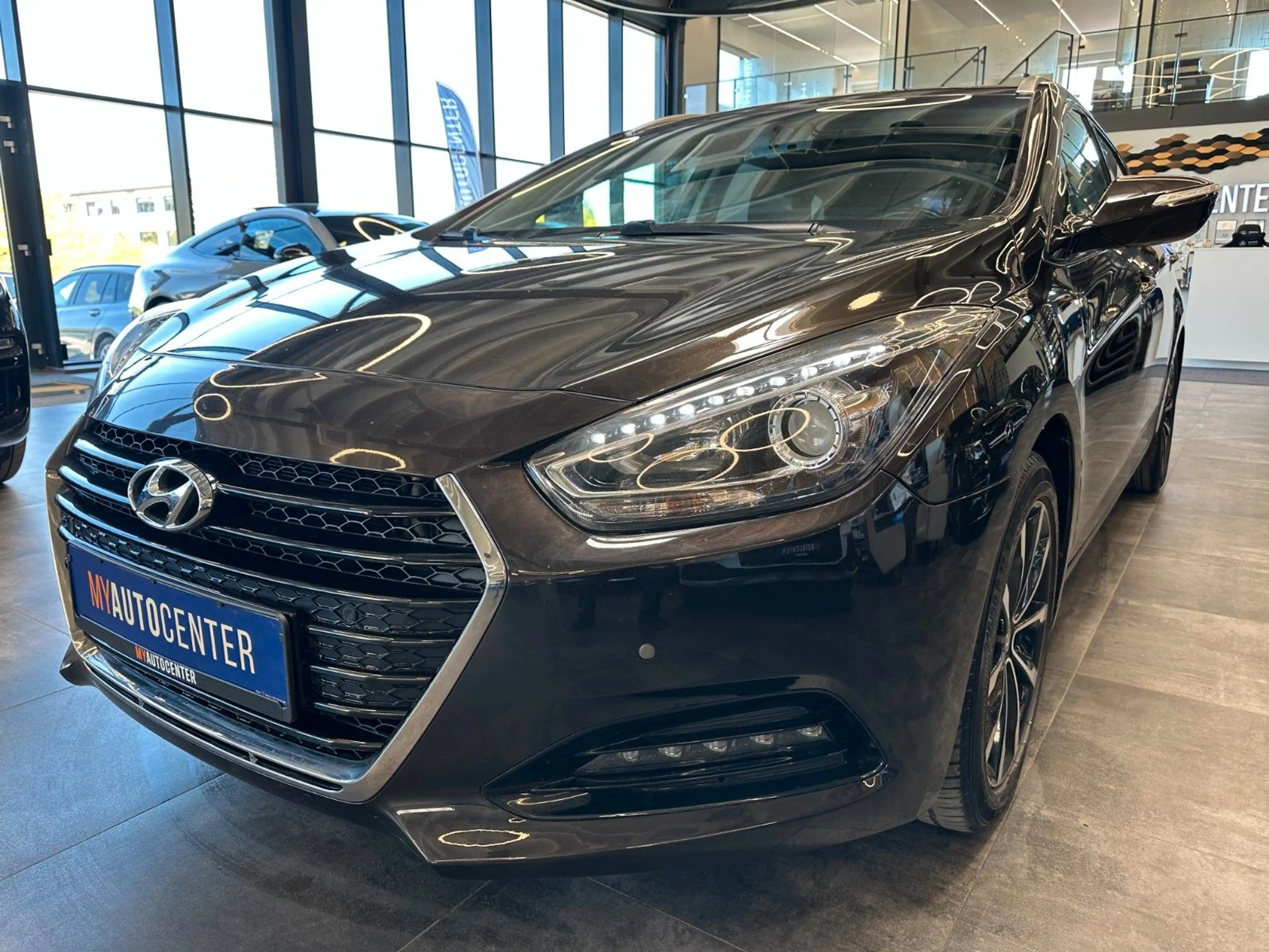 Hyundai i40 cw blue Premium *Navi*TOP*AHK* — photo 4