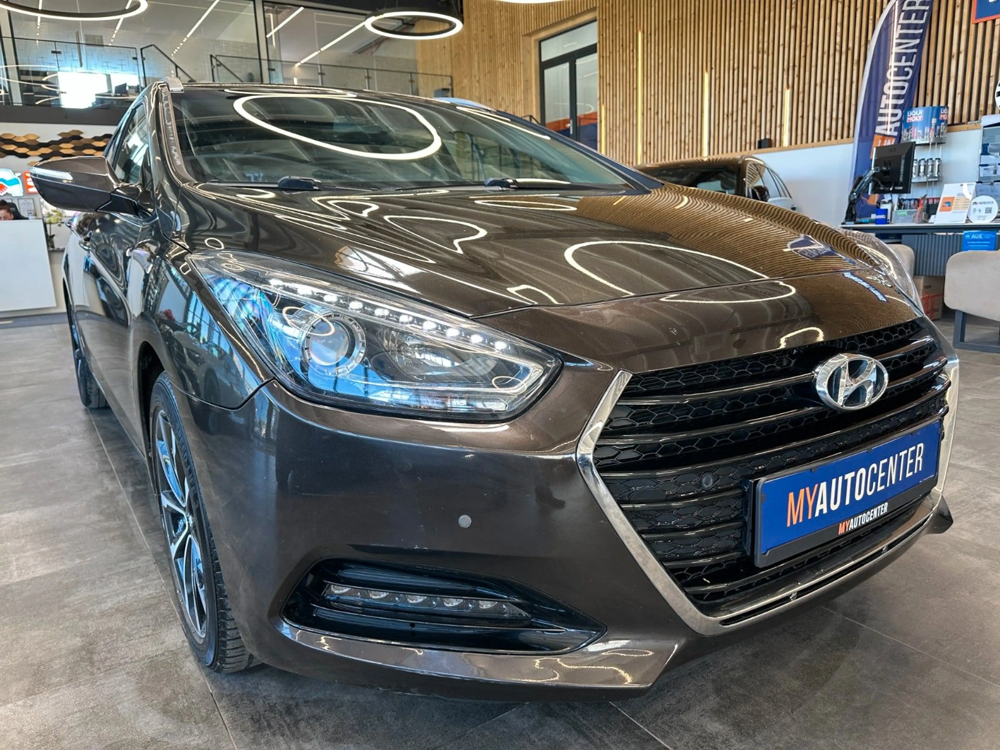 Hyundai i40 cw blue Premium *Navi*TOP*AHK* — photo 3
