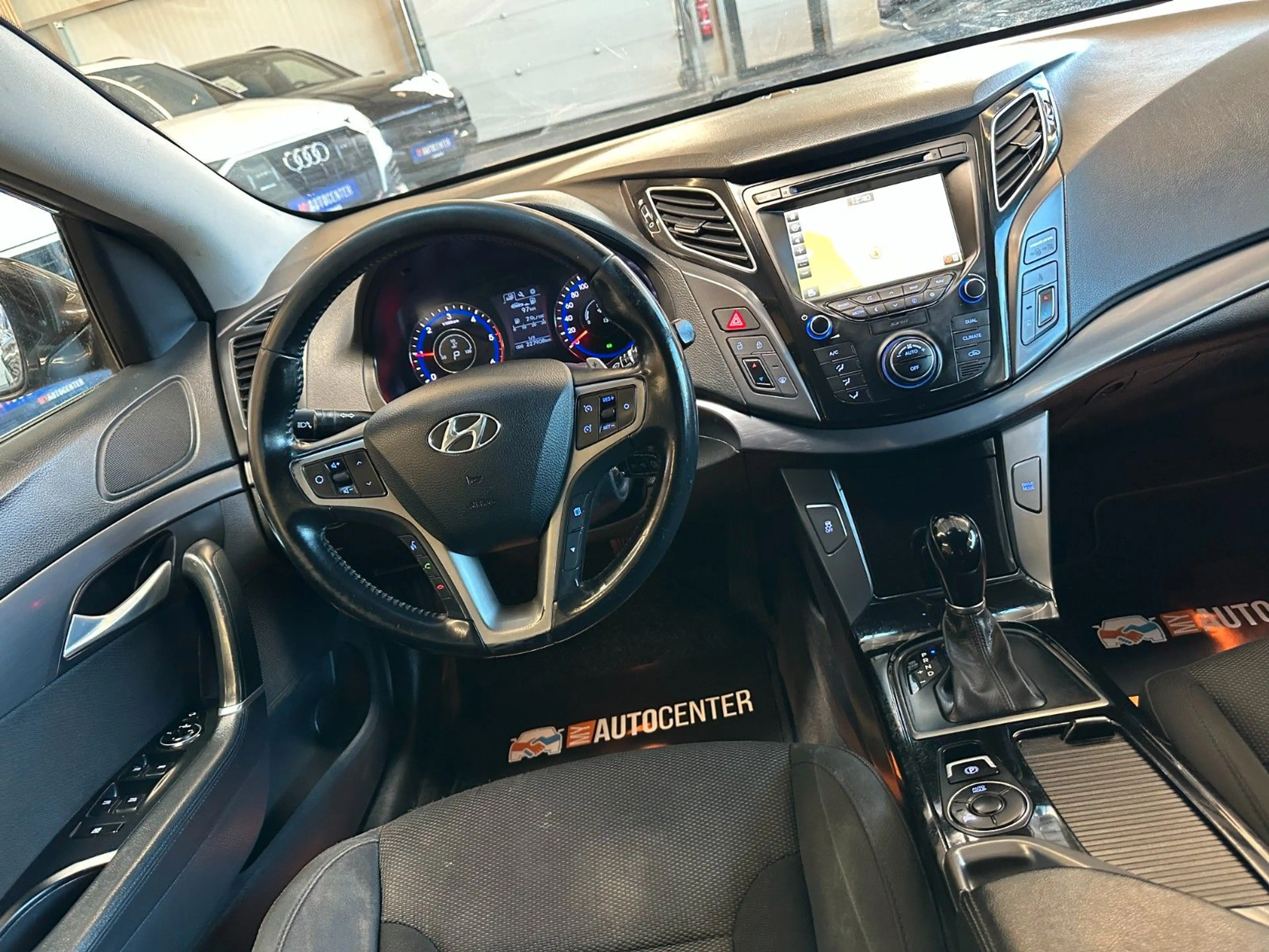 Hyundai i40 cw blue Premium *Navi*TOP*AHK* — photo 6