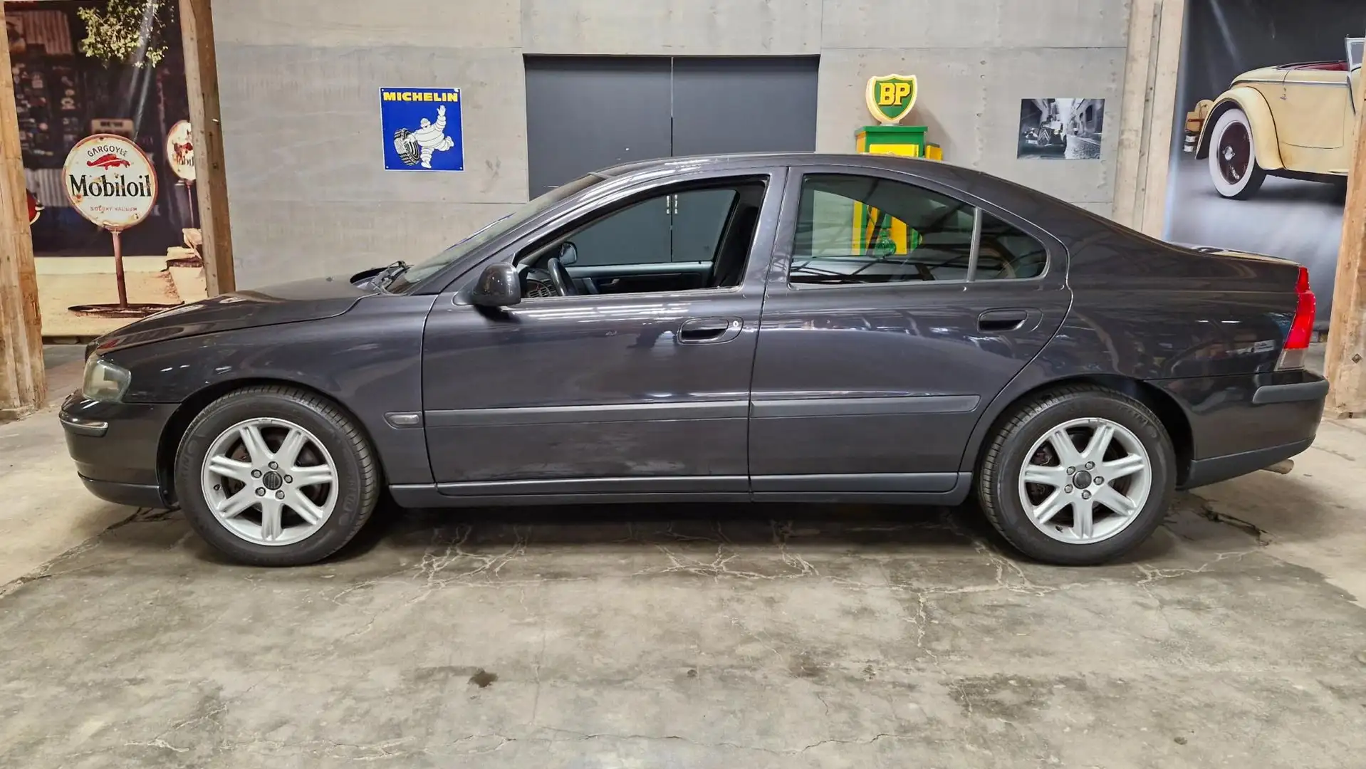 Volvo S60 2.4 AUTOMAAT 170PK | Rijklaarprijs | Half leer/sto Gris - 2