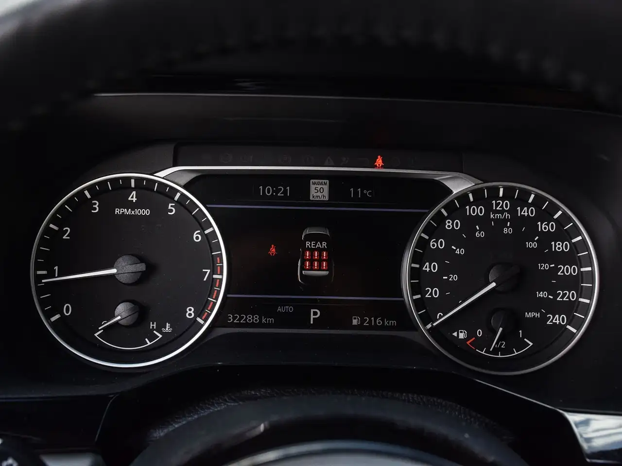 Nissan Pathfinder снимка Nissan Pathfinder