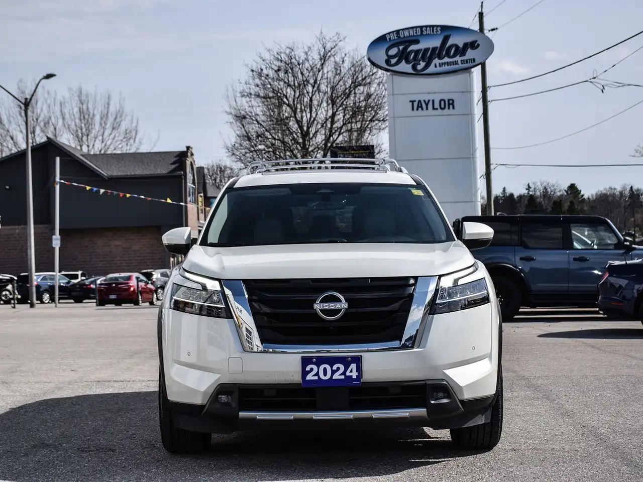 Nissan Pathfinder снимка Nissan Pathfinder