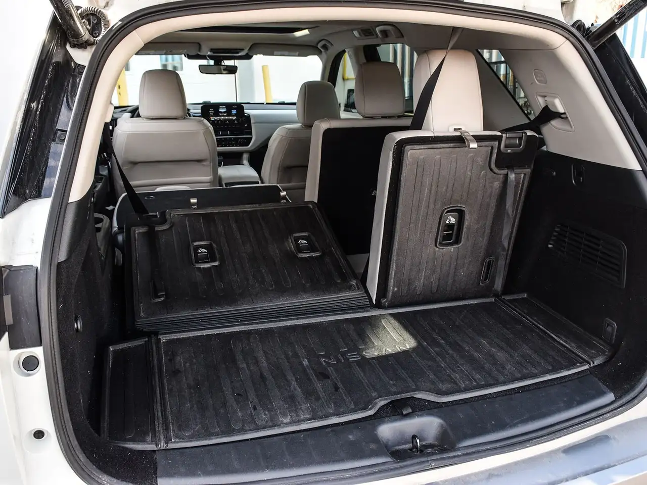 Nissan Pathfinder снимка Nissan Pathfinder