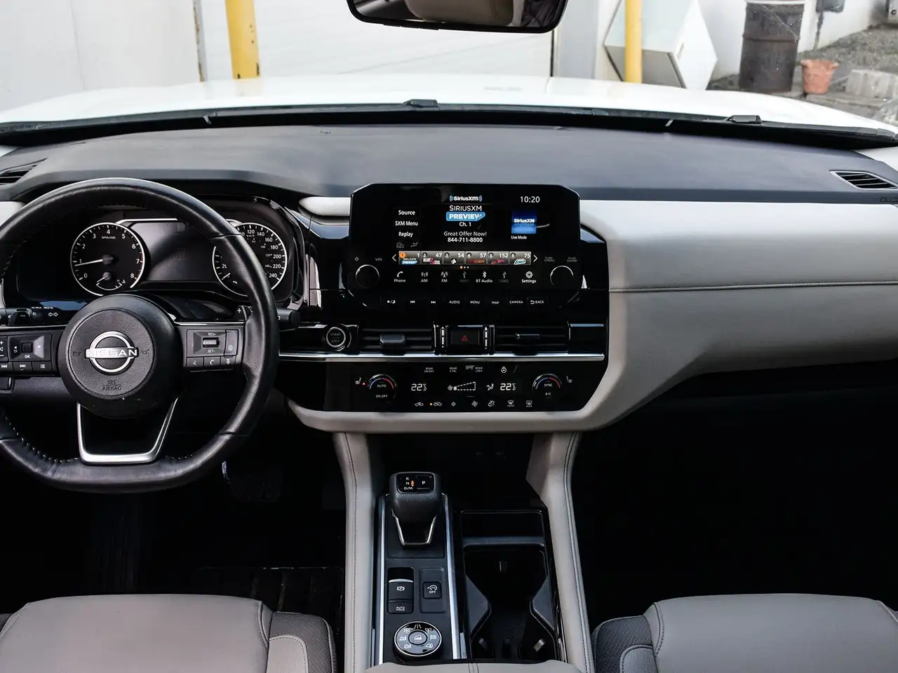 Nissan Pathfinder снимка Nissan Pathfinder