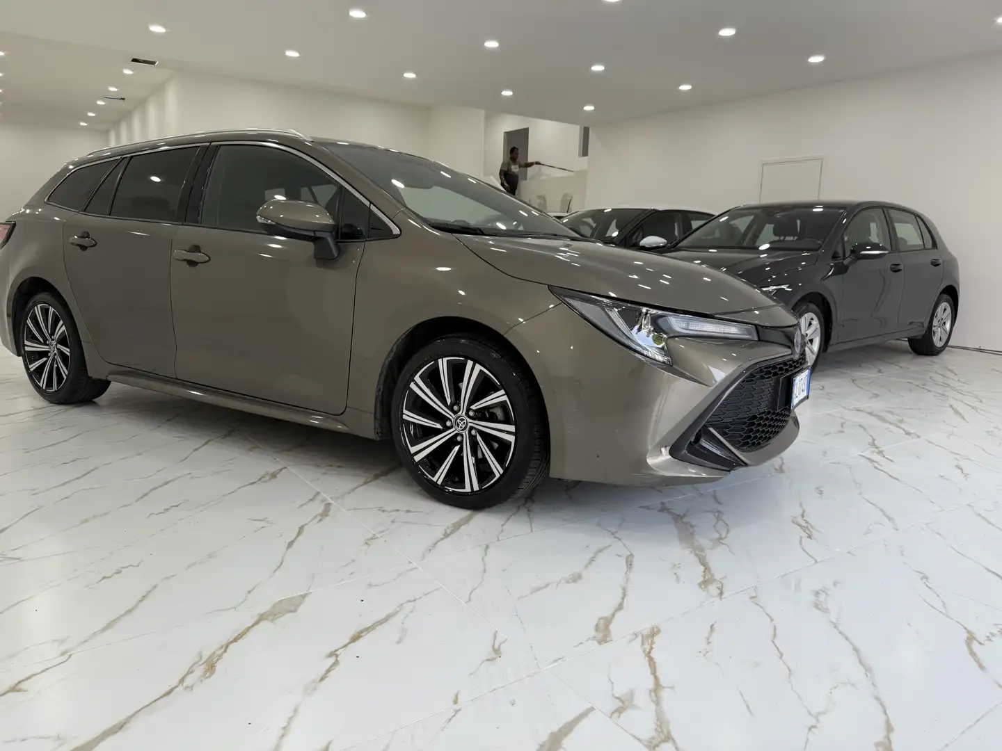 Toyota Corolla Corolla Touring Sports 1.8h Style cvt Grijs - 2