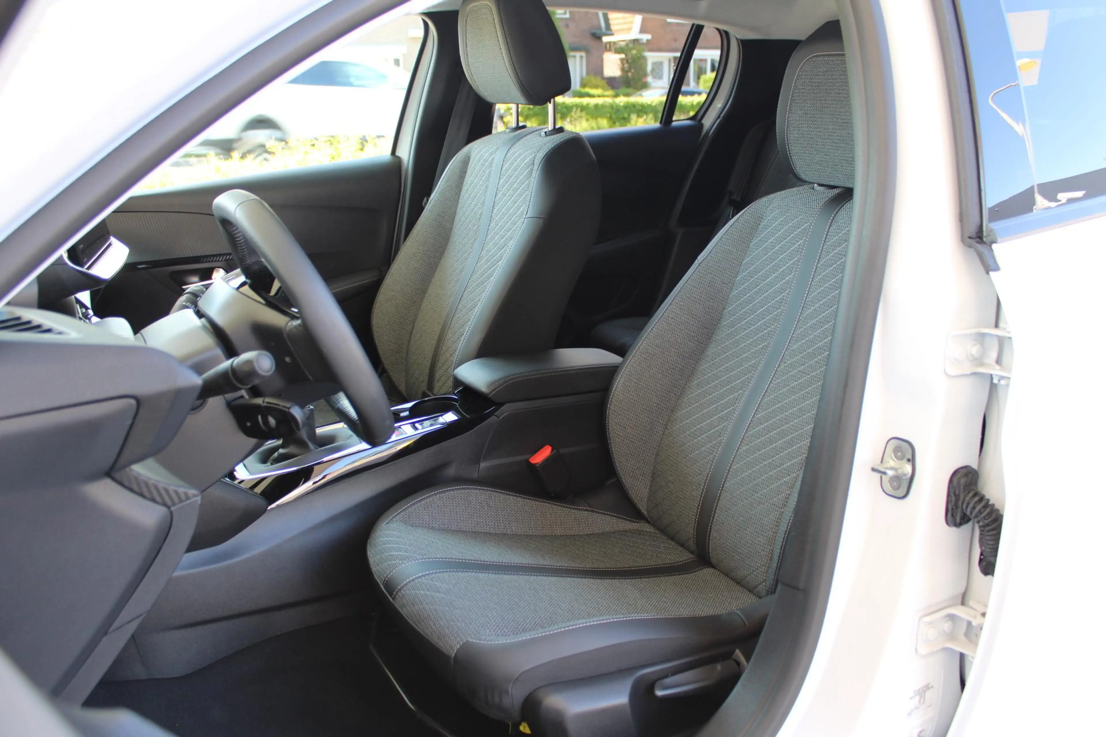 Peugeot 208 1.2 100PK Allure | Navigatie | Camera | Climate co — photo 4