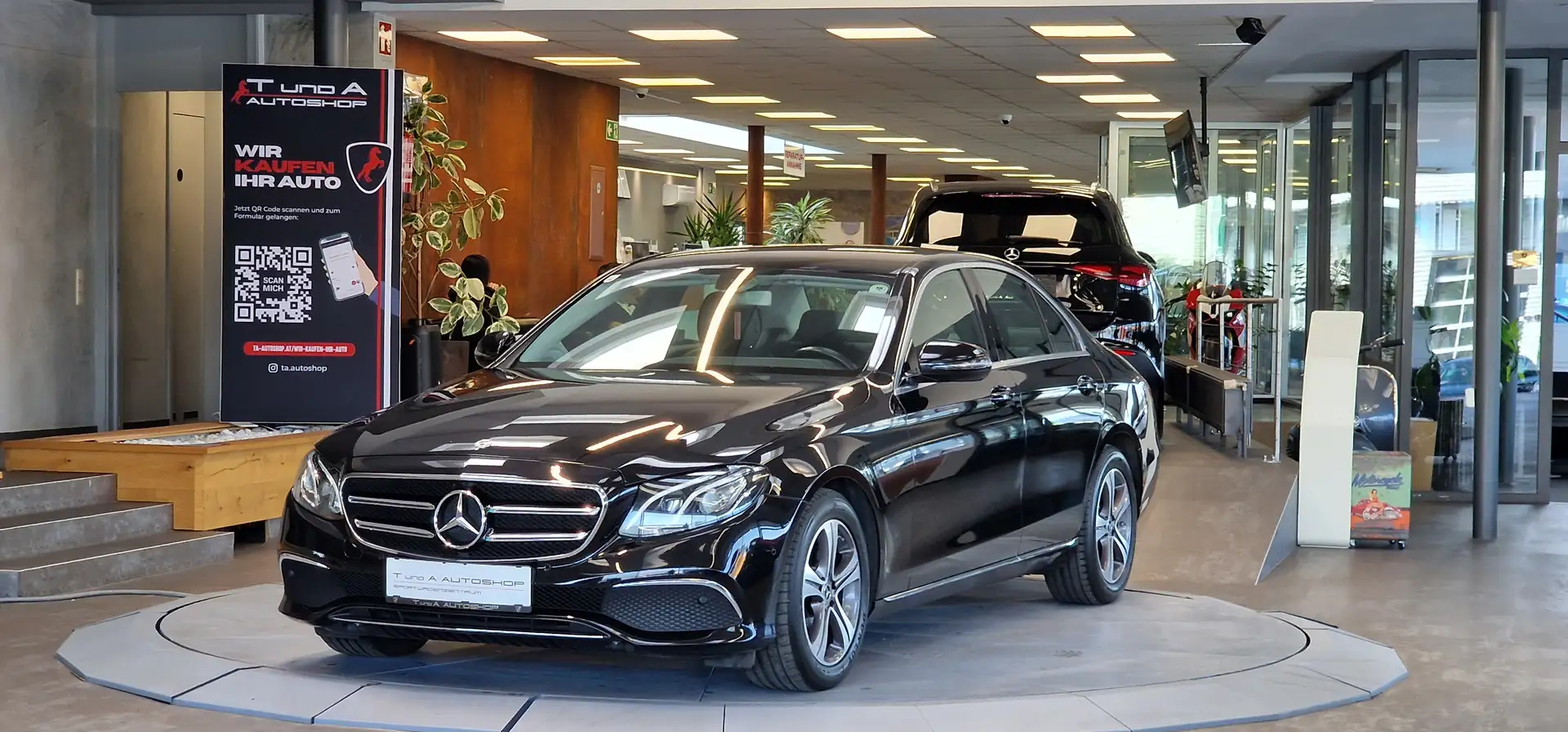 Mercedes-Benz E 200 d Austria Edition Aut. *Kamera*Navi*LED*17Zoll* Schwarz - 1