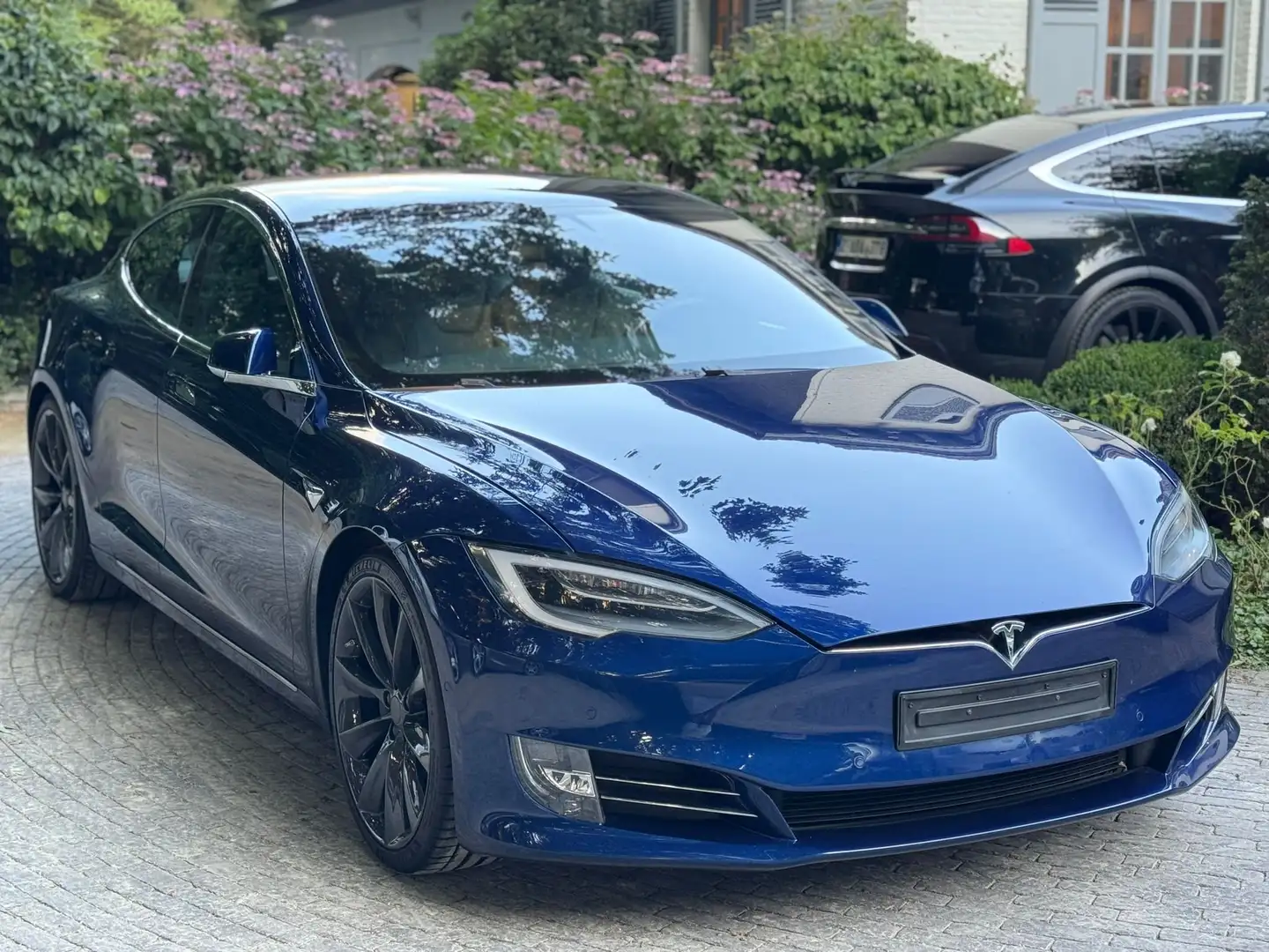 Tesla Model S Dual Motor, Panorama/ 21” wheels/ CCS/ Trekhaak Blue - 1