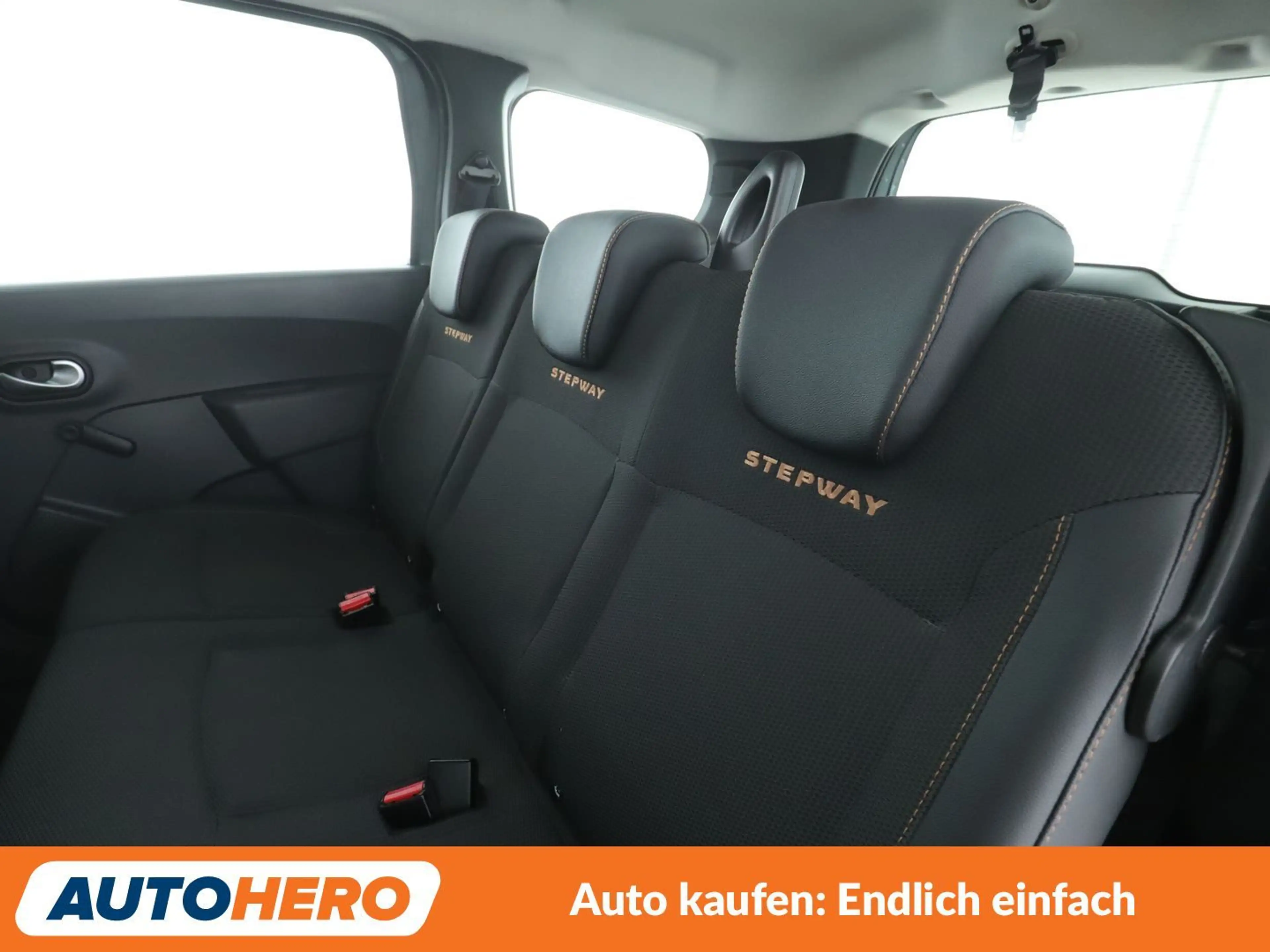 Dacia Lodgy 1.2 TCe Stepway Celebration*NAVI*TEMPO*CAM* — photo 14