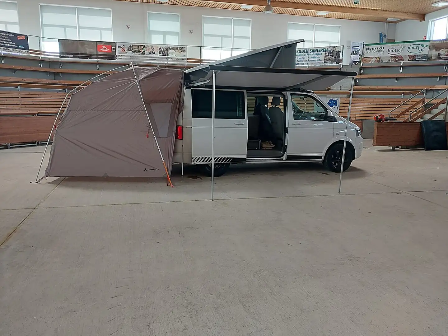 Volkswagen T5 California **NEUER PREIS** Weiß - 2