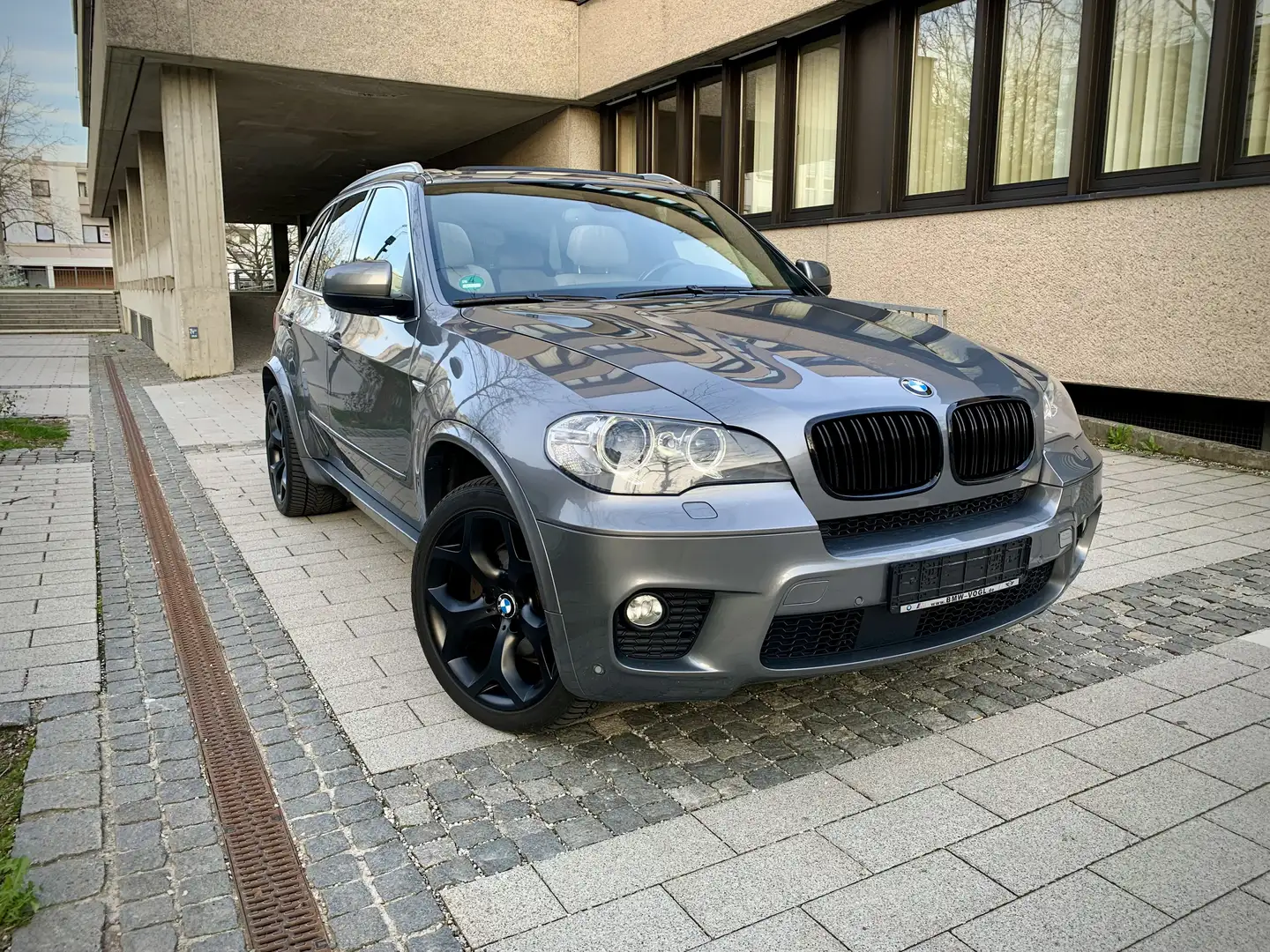 BMW X5 40d M-Paket !!!BITTE LESEN!!! TAUSCH MÖGLICH Grau - 2