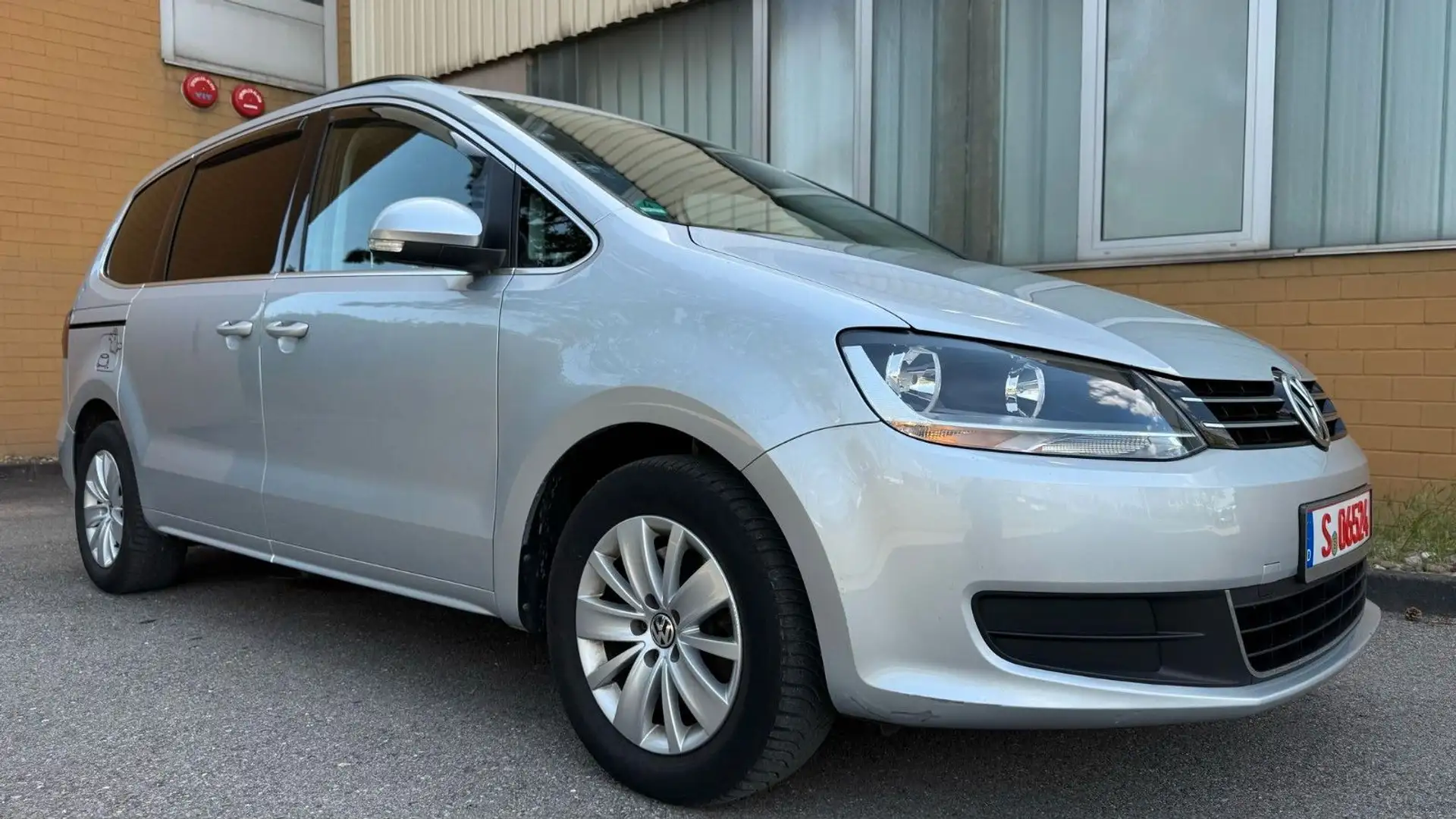 Volkswagen Sharan TDI+AUTO+NAVI+TÜV+GARANTIE+ANHÄNG+KAMERA Gris - 2