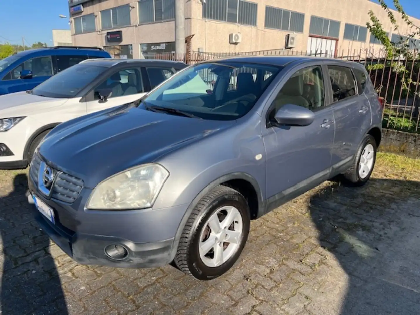 Nissan Qashqai 2.0 dCi DPF 4WD Acenta Gris - 1