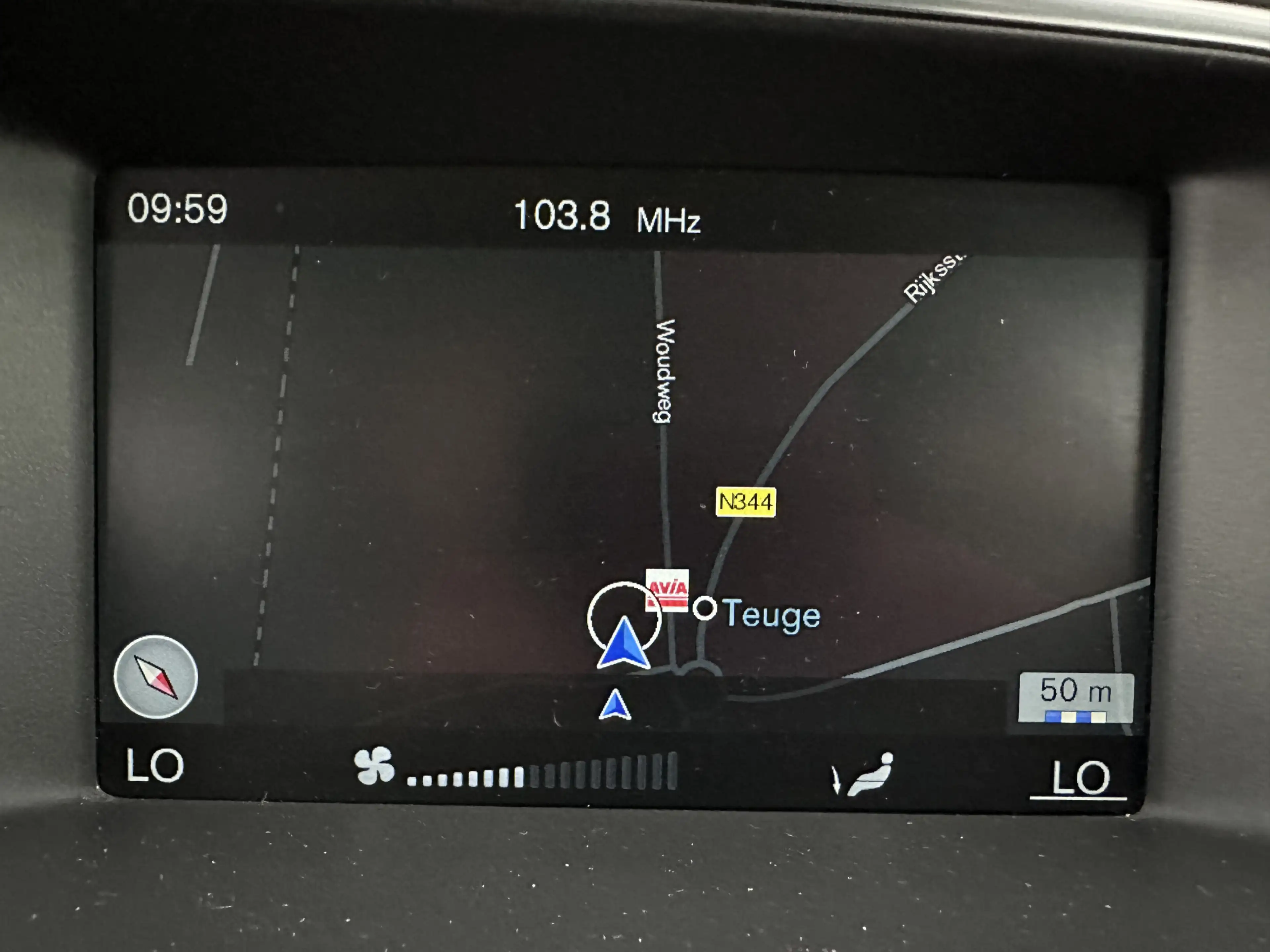 Volvo V40 Cross Country 2.0 D2 Momentum *LEATHER | NAVI-FULLMAP | LED-LIGH — photo 13