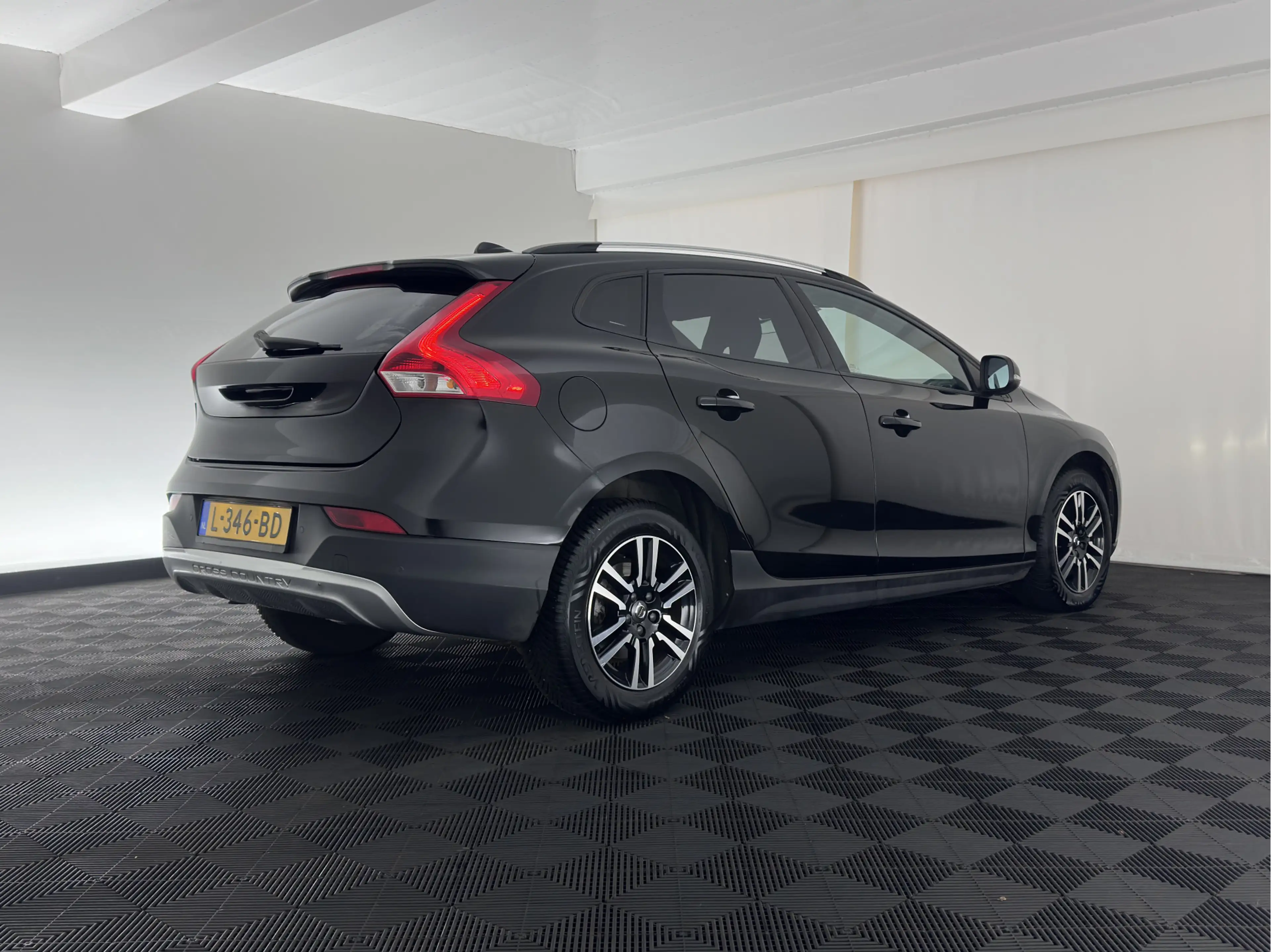 Volvo V40 Cross Country 2.0 D2 Momentum *LEATHER | NAVI-FULLMAP | LED-LIGH — photo 6