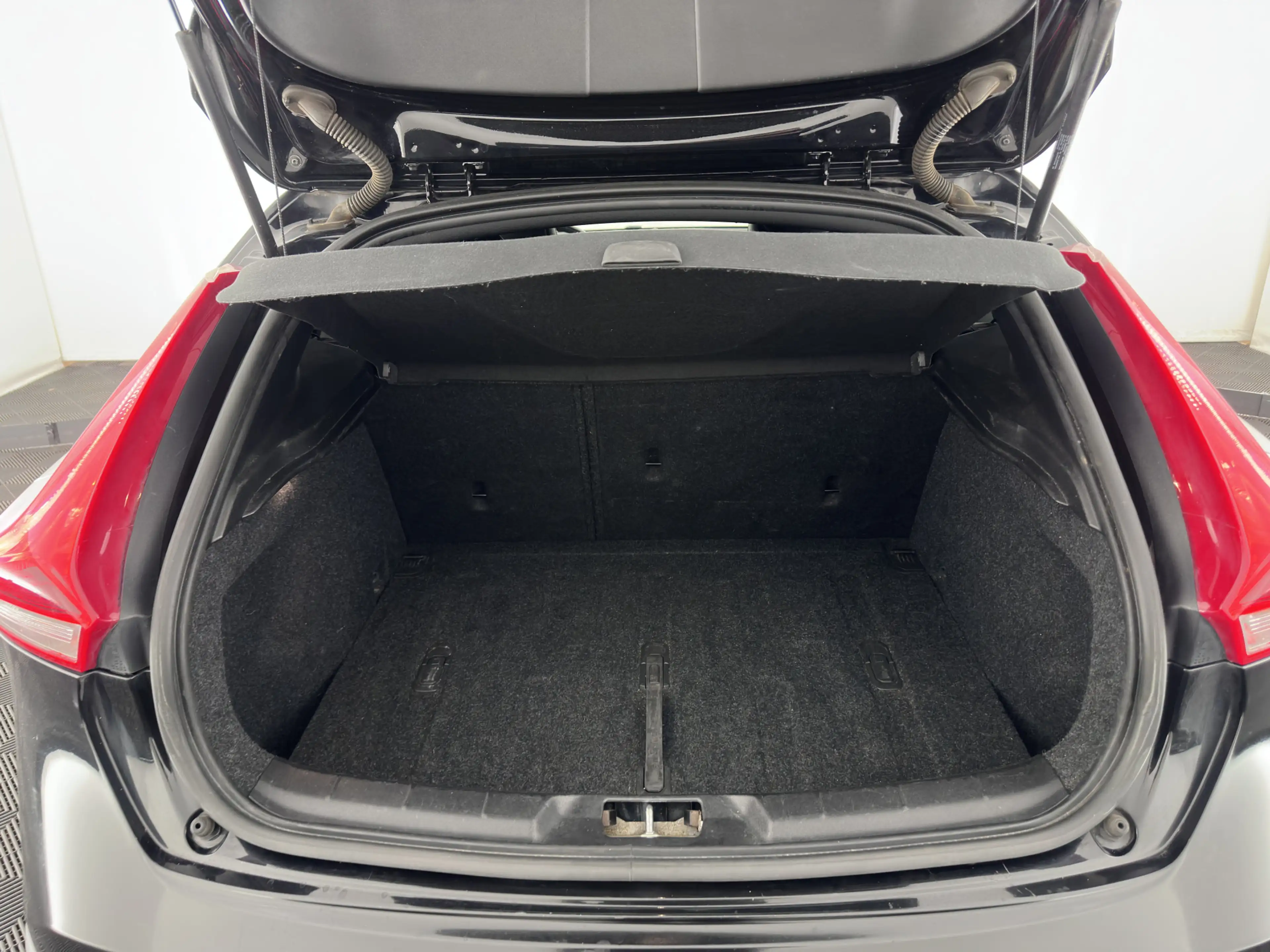 Volvo V40 Cross Country 2.0 D2 Momentum *LEATHER | NAVI-FULLMAP | LED-LIGH — photo 10