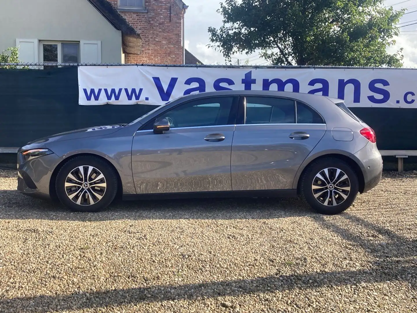 Mercedes-Benz A 180 d Facelift / Widescreen / MB Motor / Half Leder Gris - 2