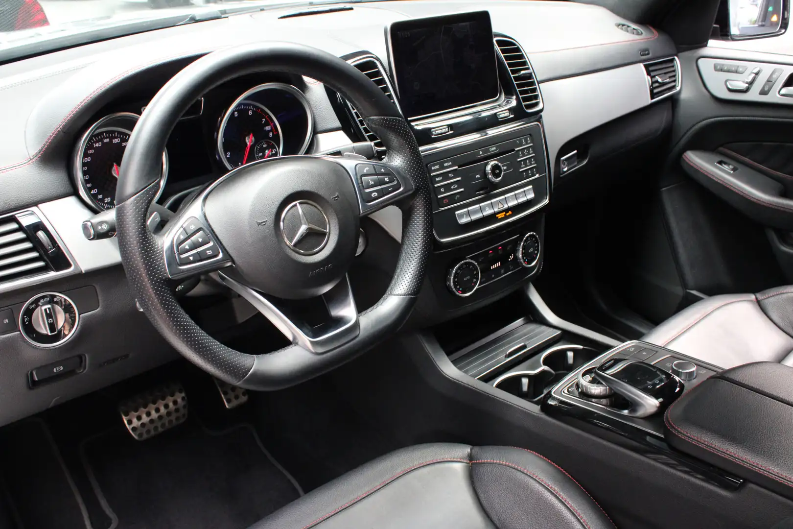 Mercedes-Benz GLE 450 Coupé AMG 4MATIC Panodak Leer 360 ACC PTS Memory N Grijs - 2