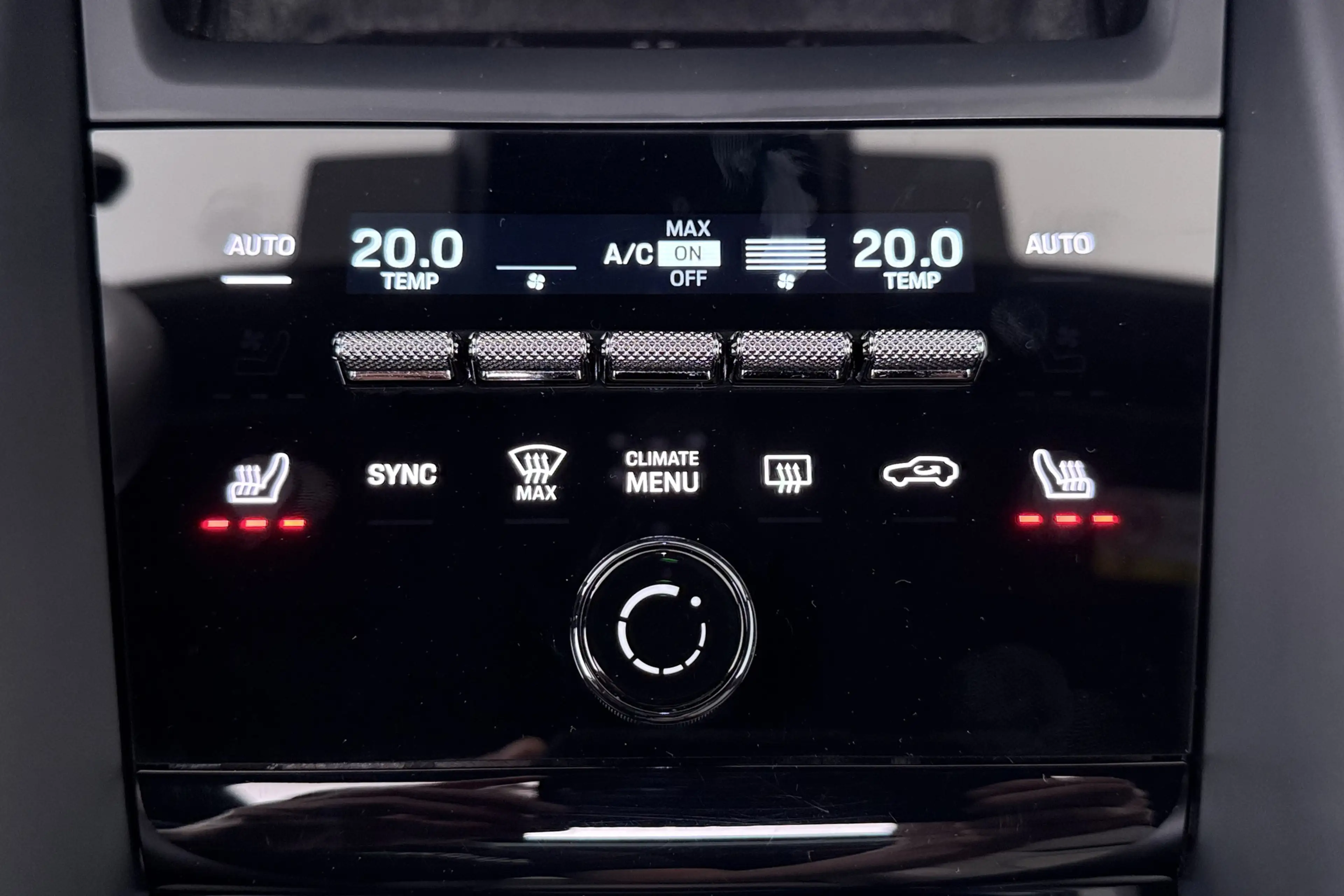 Porsche Macan 4 100 kWh (98%SOH) Pano Trekhaak SportChrono Lucht — photo 43